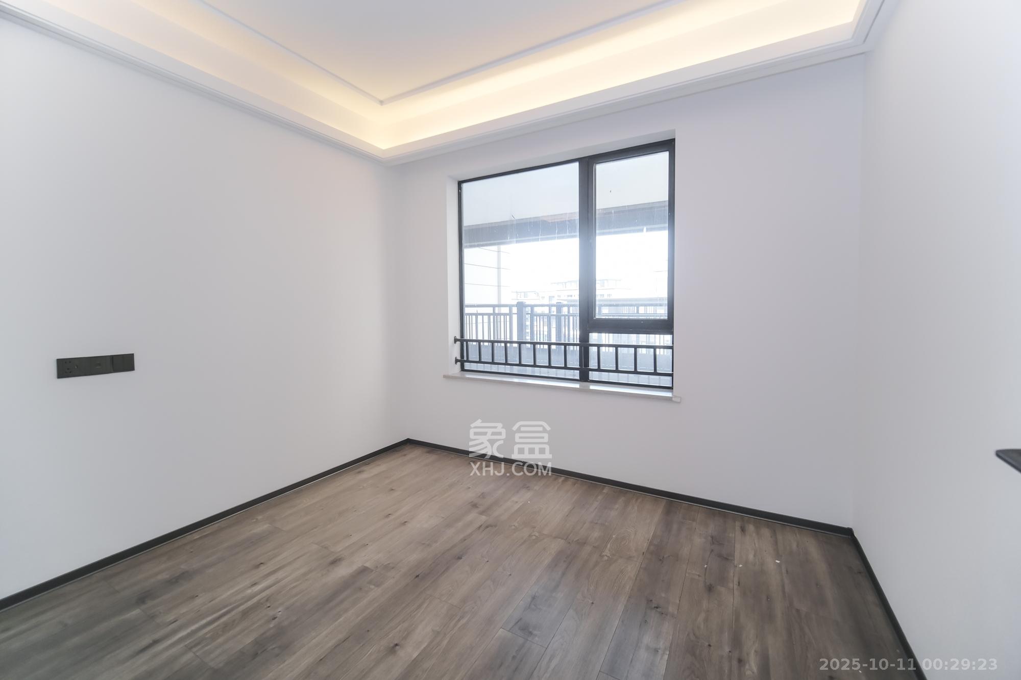 荣盛锦绣学府  3室2厅2卫    89.8万卧室