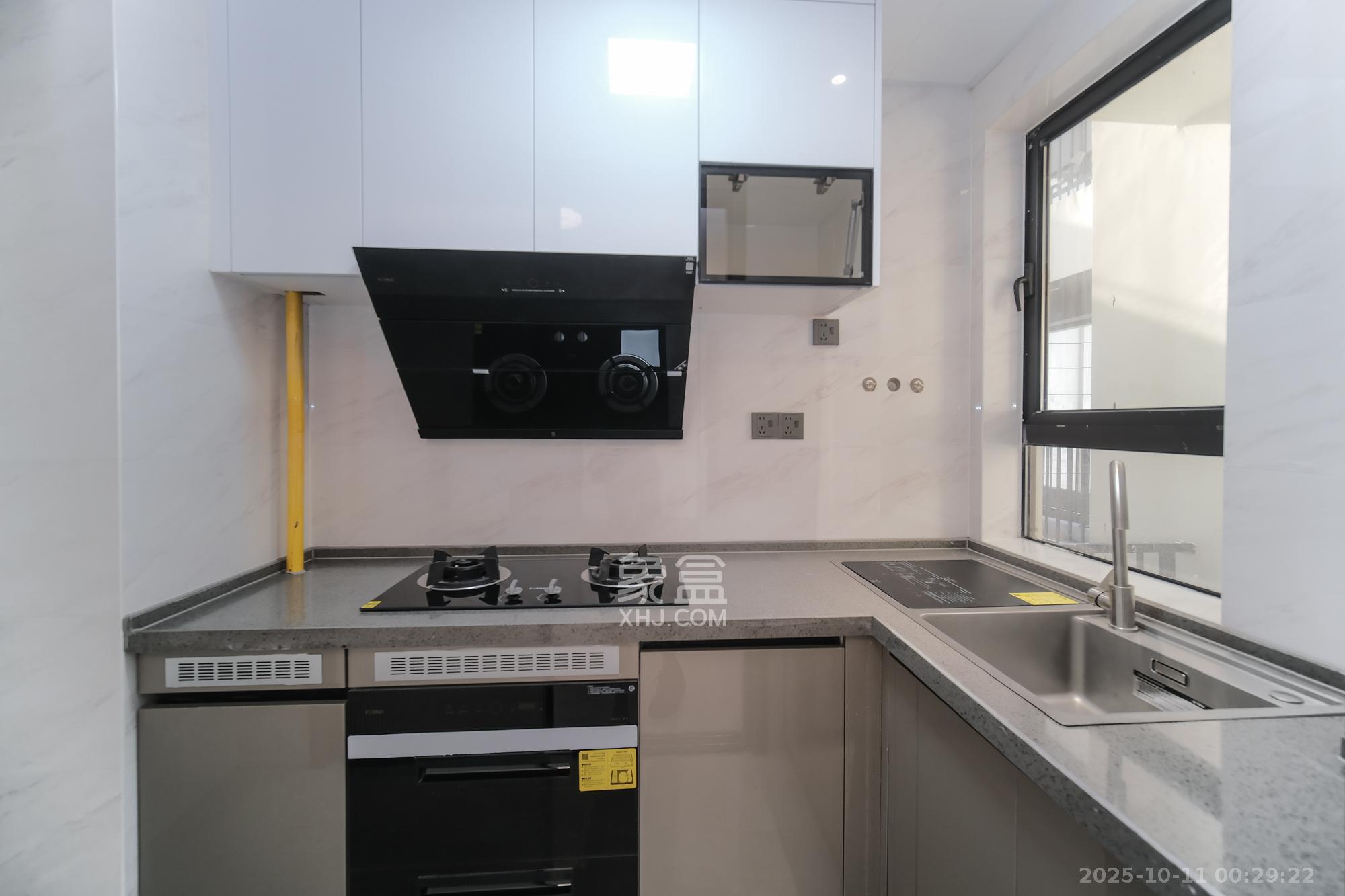 荣盛锦绣学府  3室2厅2卫    89.8万厨房