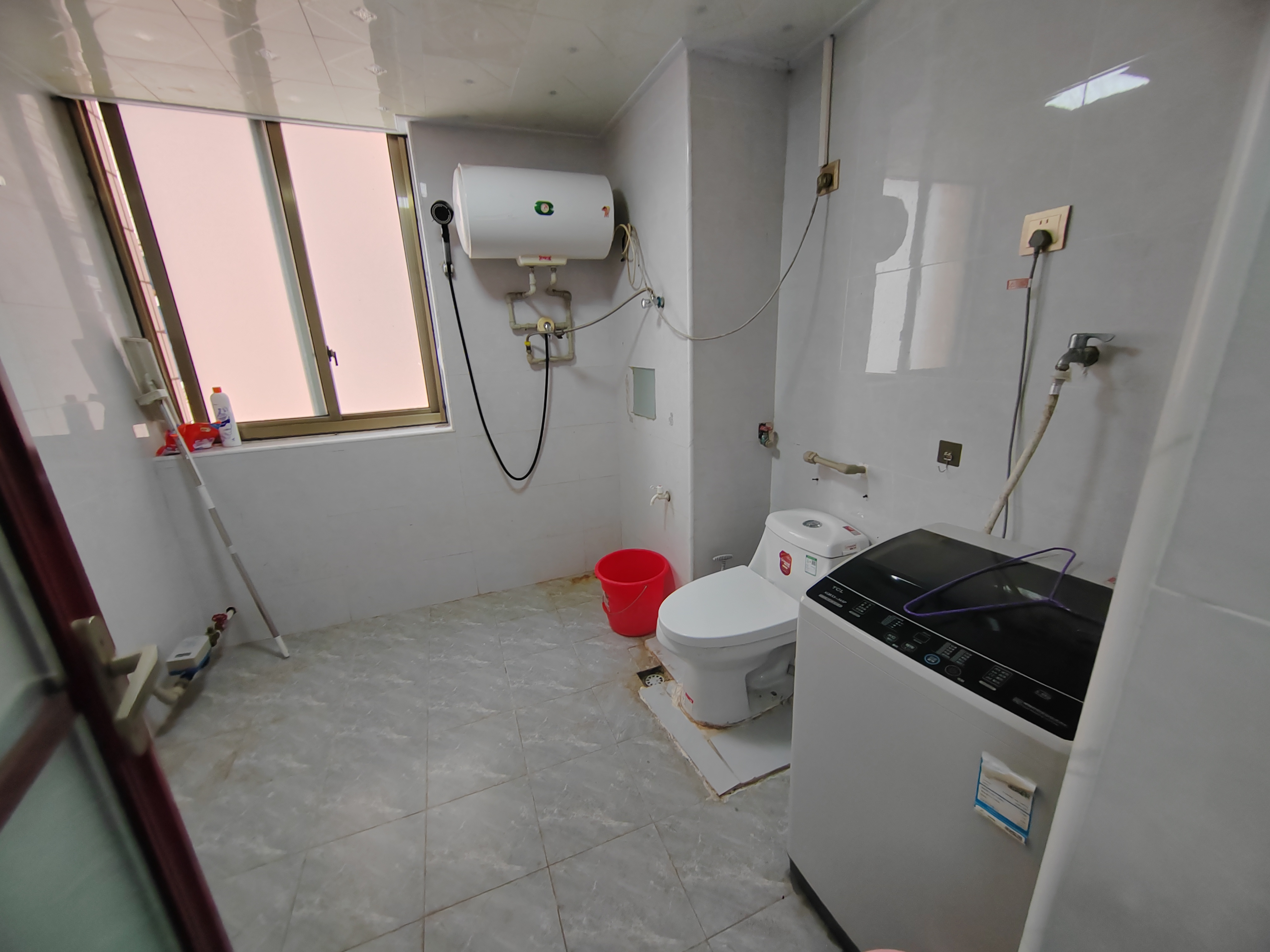 富成大厦  3室2厅2卫    3000.0元/月室内图