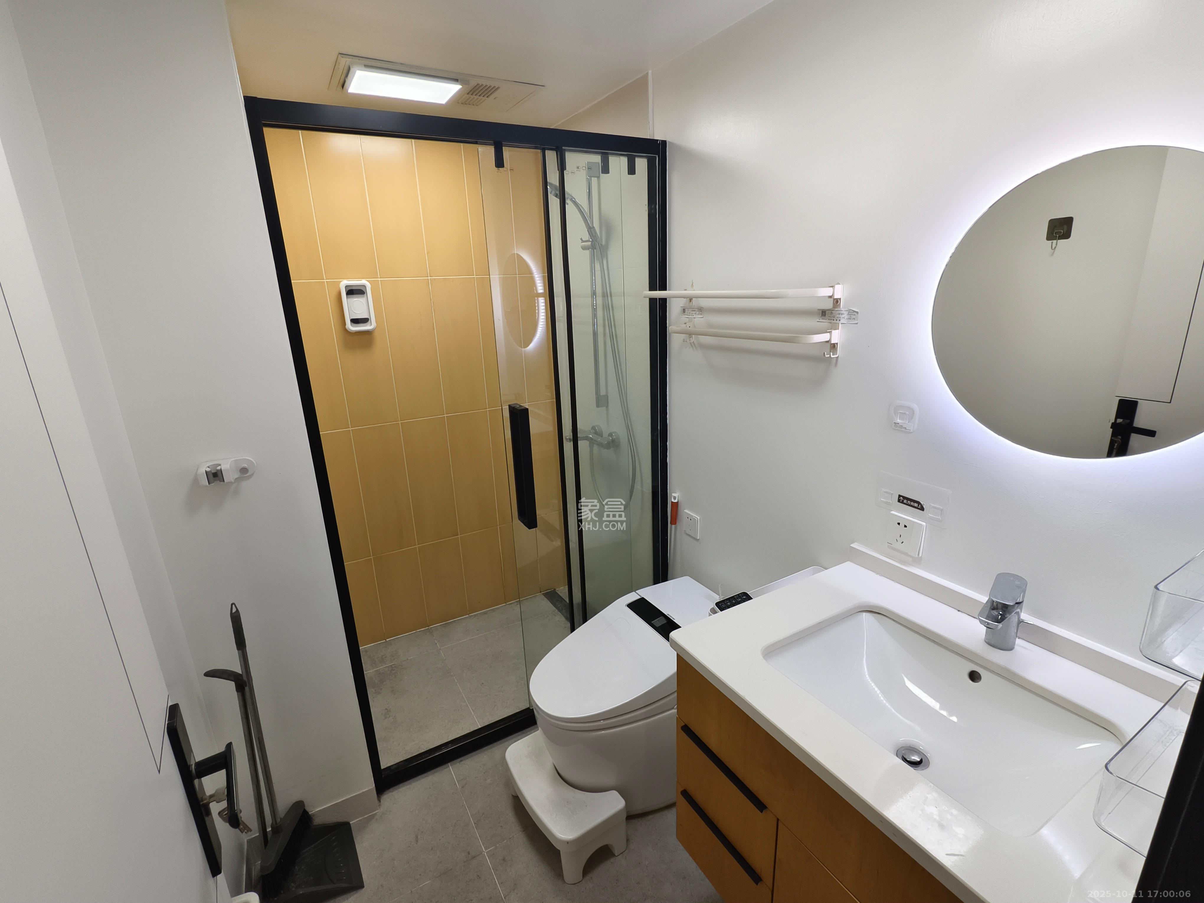 天健城  1室1厅1卫    2500.0元/月室内图