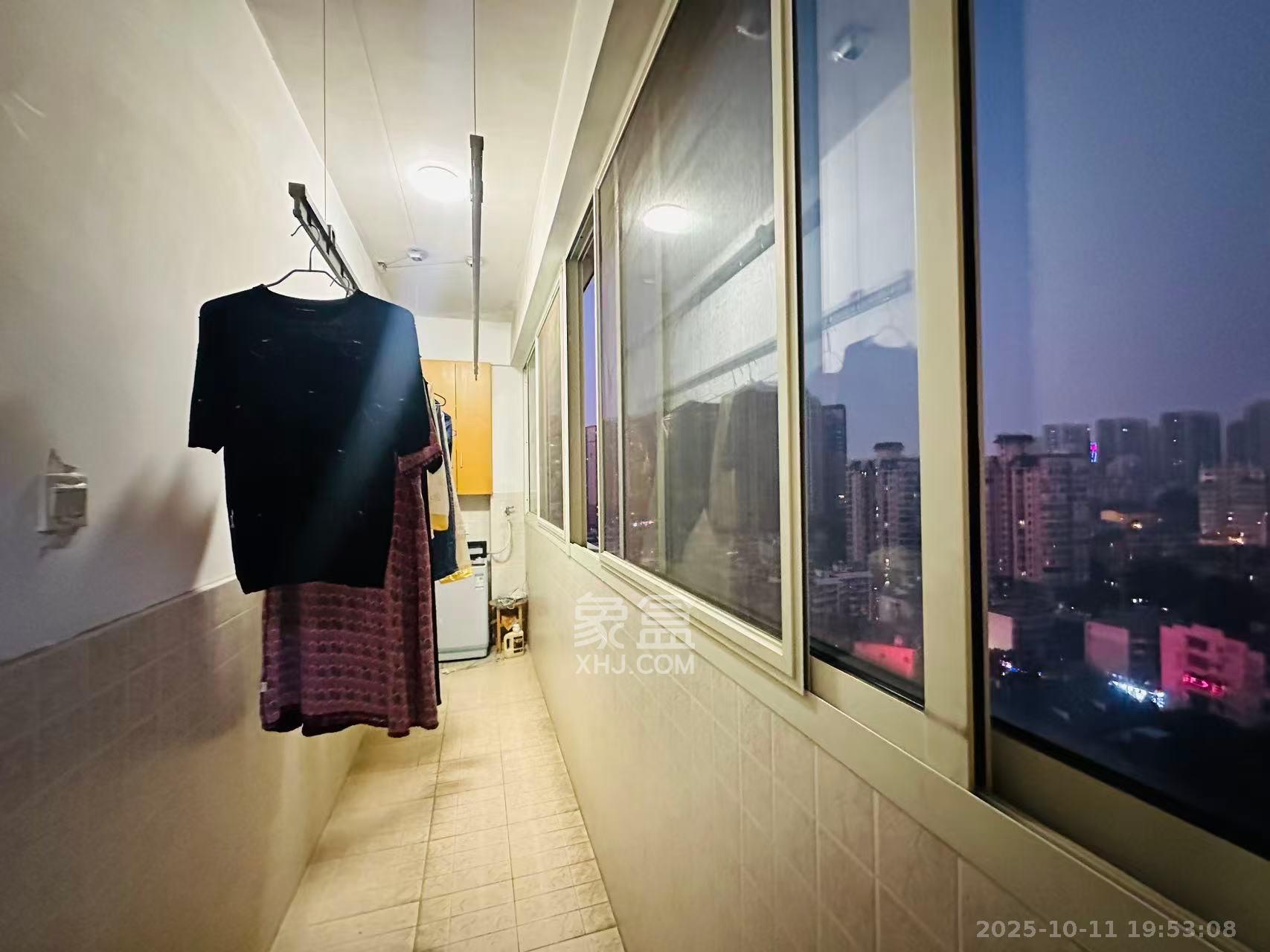 华新花苑 3室2厅2卫 2000.0元/月 华新花苑 3室2厅2卫 2000.0元/月室内图