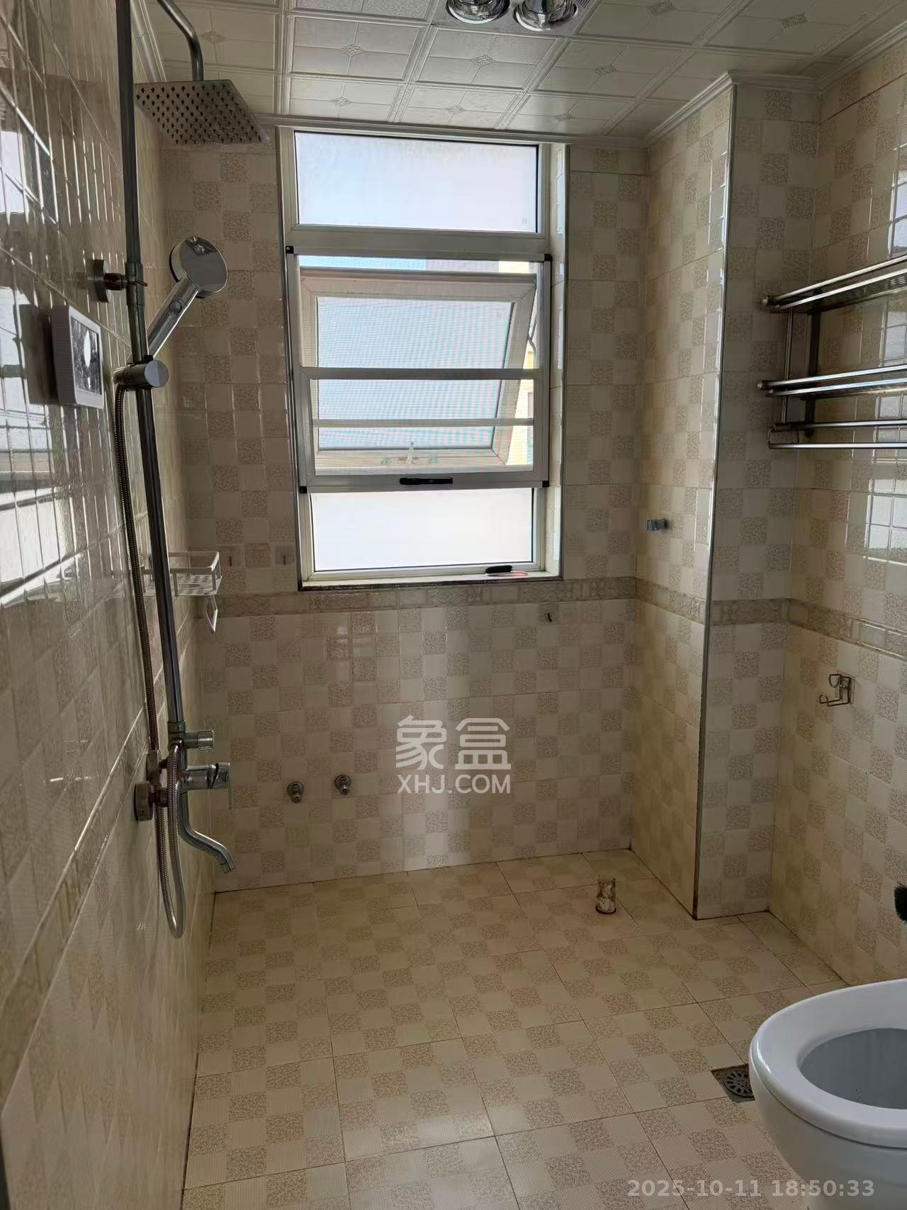 佳兆业君汇上品  3室2厅2卫    1800.0元/月 佳兆业君汇上品  3室2厅2卫    1800.0元/月室内图