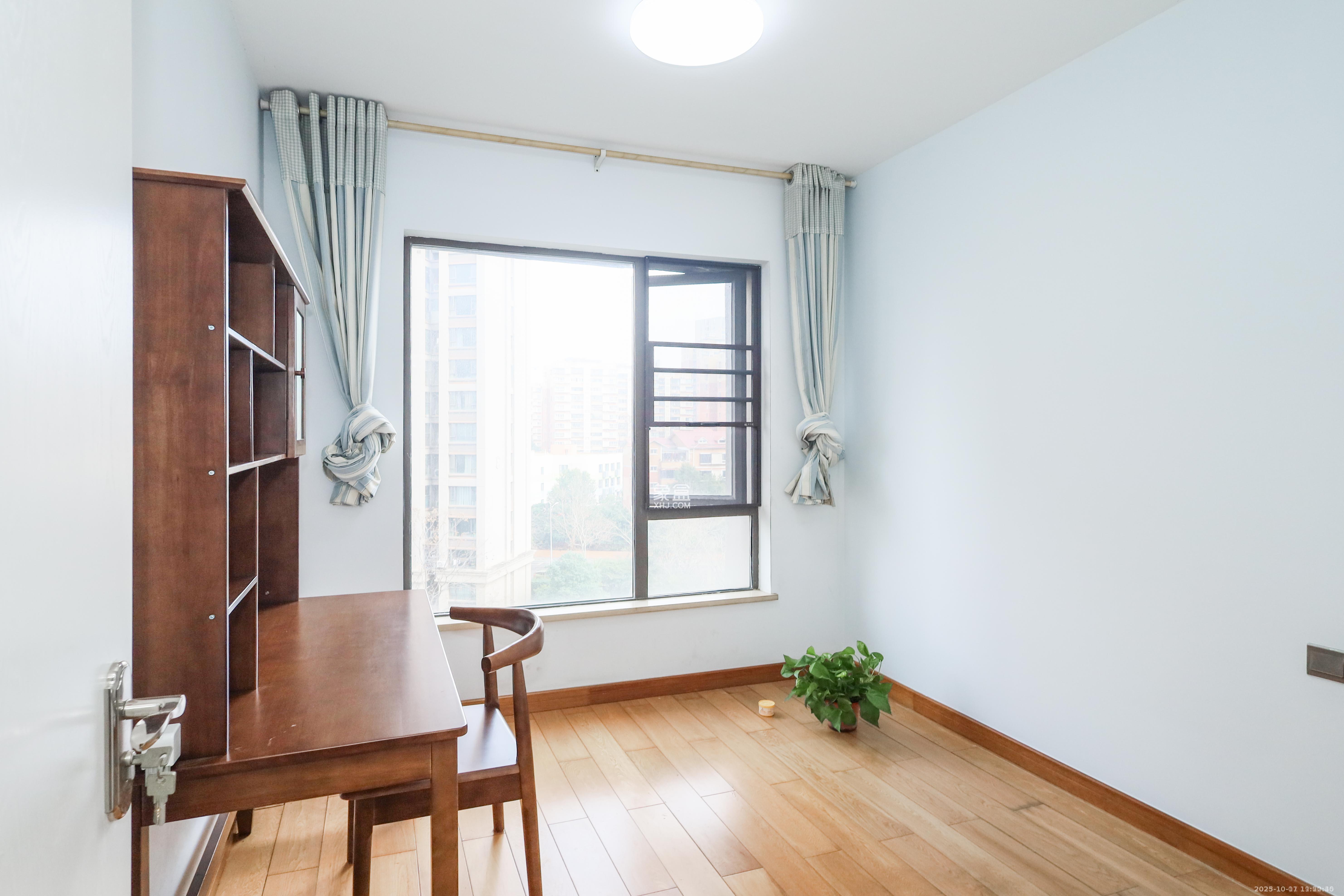 旭辉御府  3室2厅2卫    2400.0元/月 旭辉御府  3室2厅2卫    2400.0元/月室内图