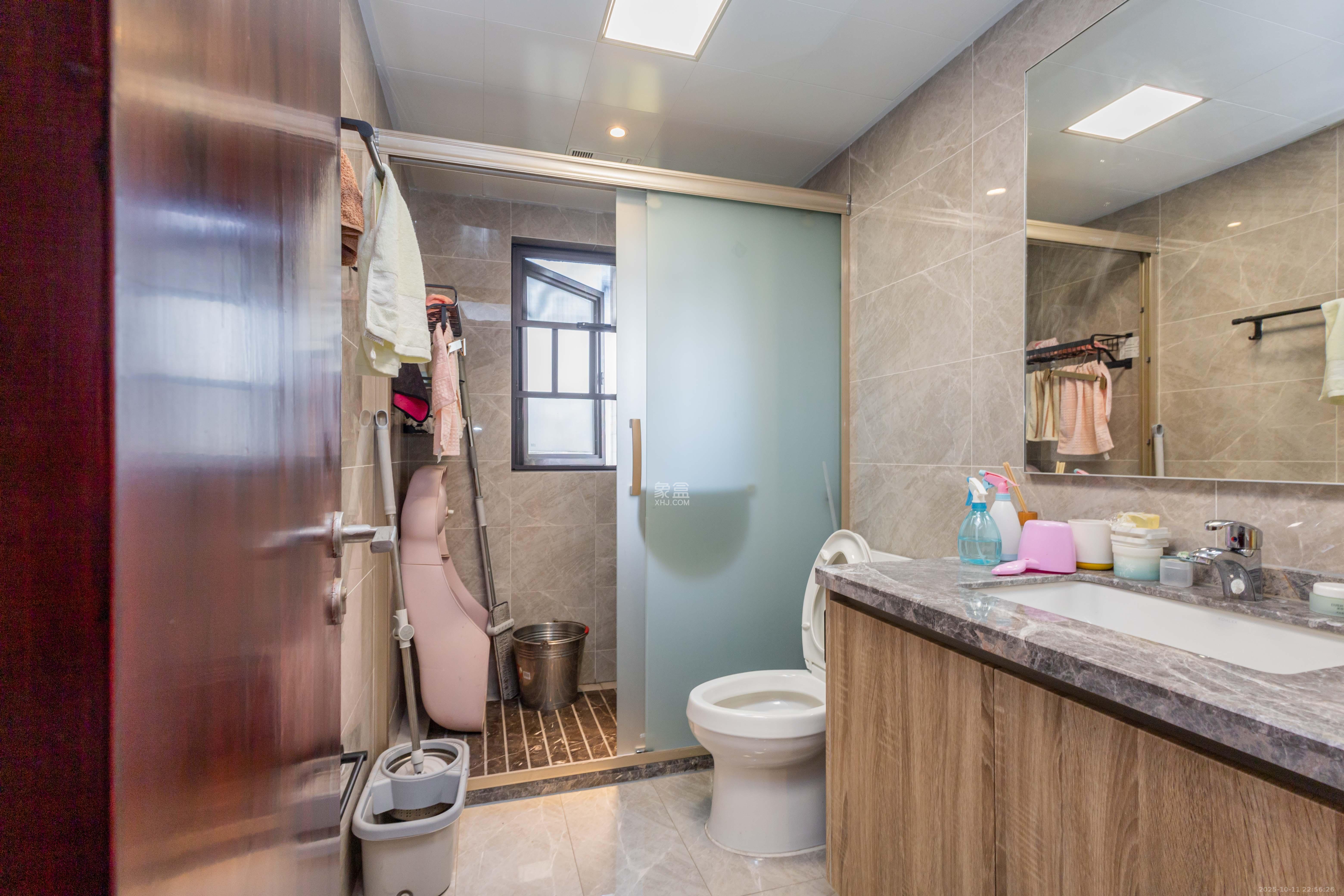 君合新城玺樾 4室2厅2卫 99.8万 君合新城玺樾 4室2厅2卫 99.8万卫生间