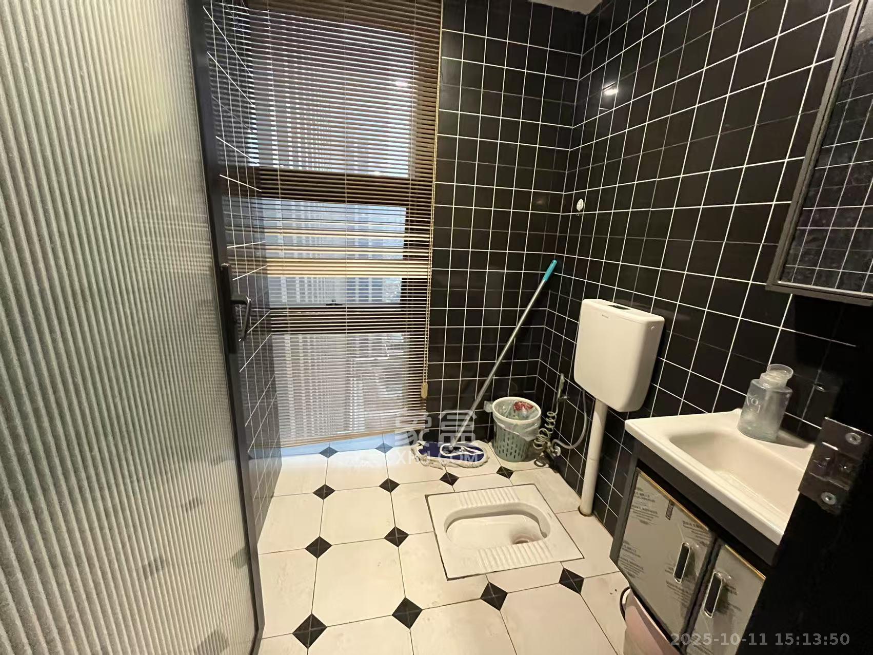 万坤图财富广场  4室1厅4卫    5800.0元/月 万坤图财富广场  4室1厅4卫    5800.0元/月室内图