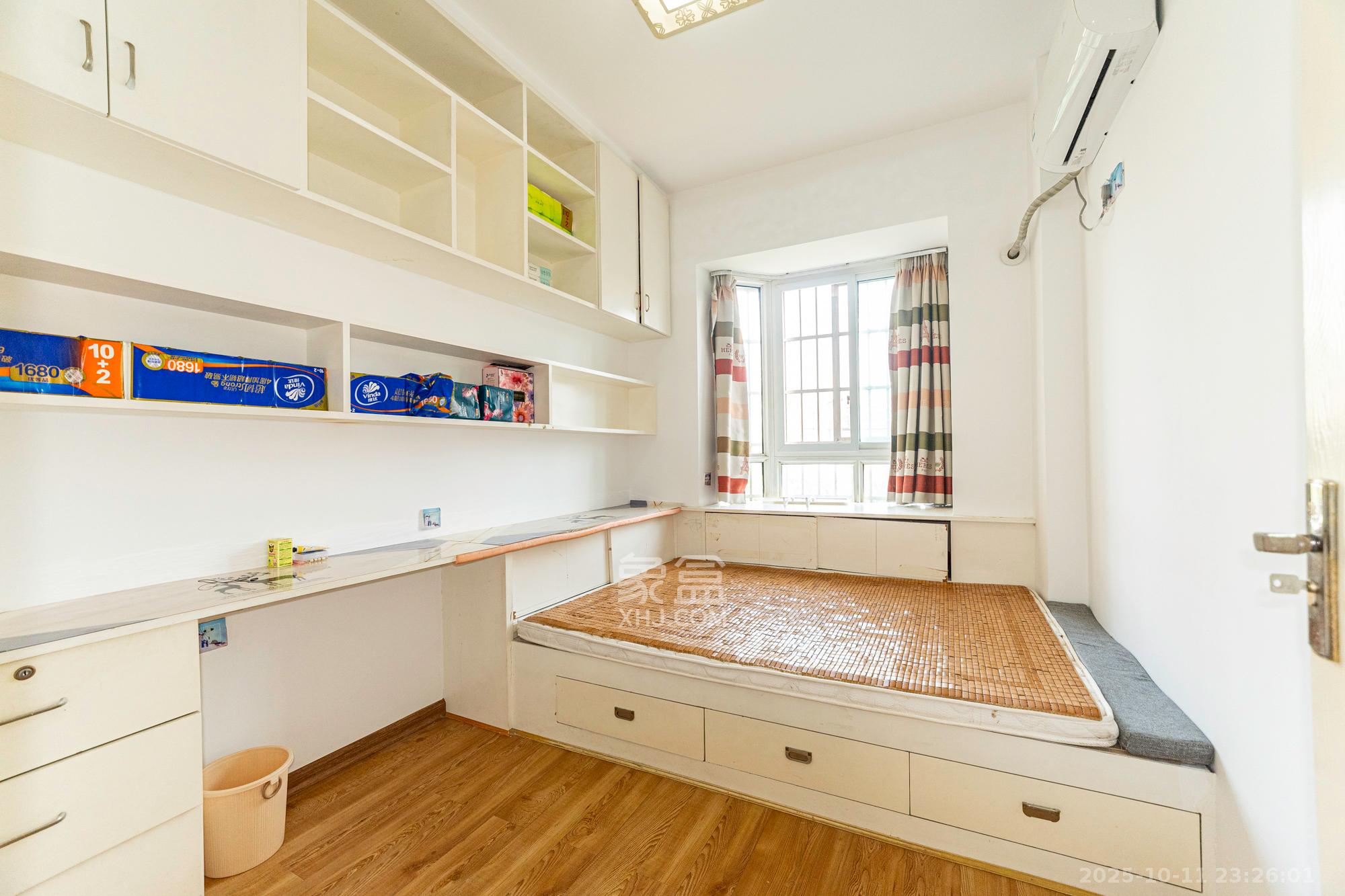 幸福洋房 4室2厅2卫 79.8万 幸福洋房 4室2厅2卫 79.8万卧室