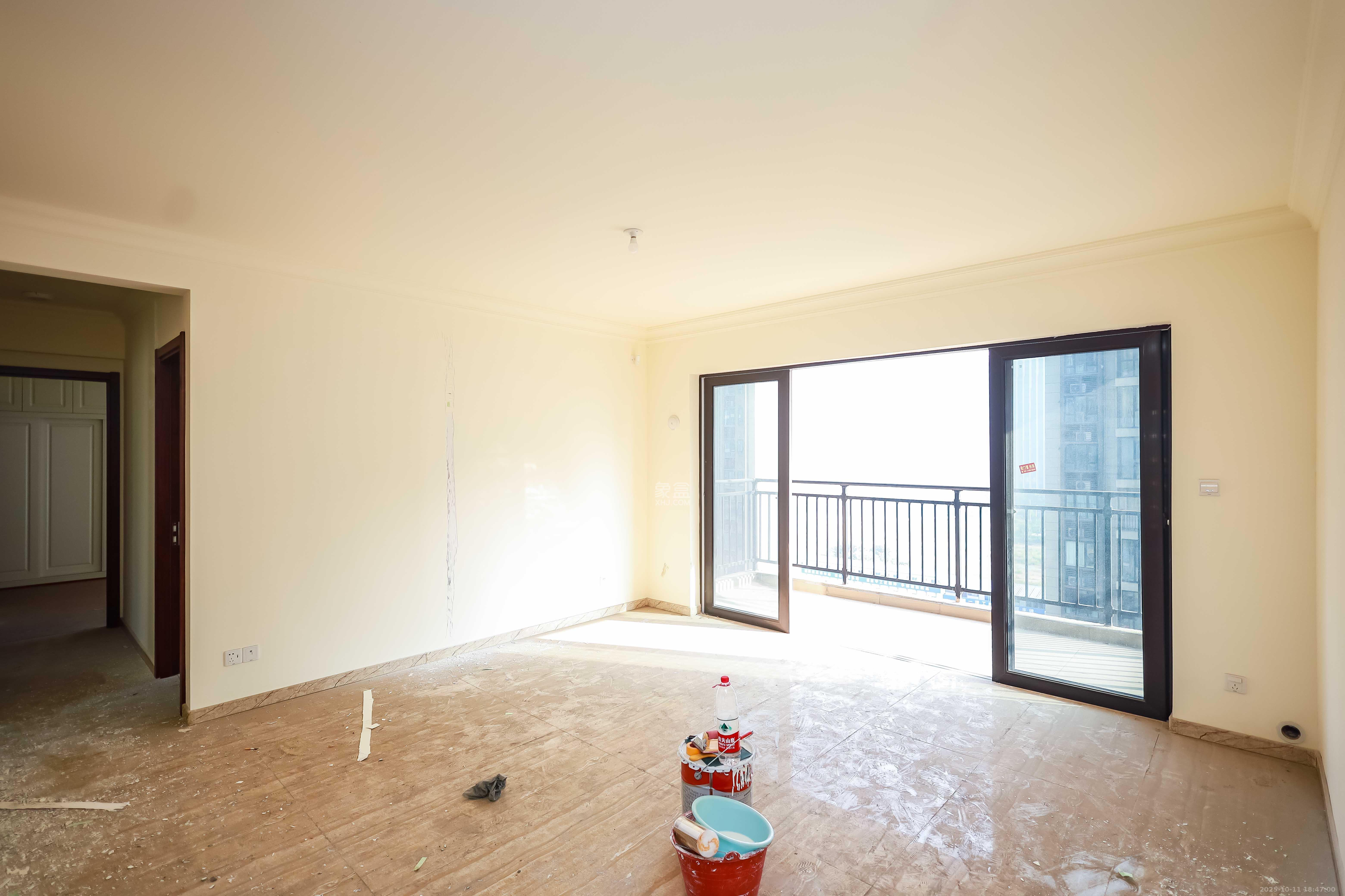 碧桂园荟隽棠 4室2厅2卫 141.0万 碧桂园荟隽棠 4室2厅2卫 141.0万客厅