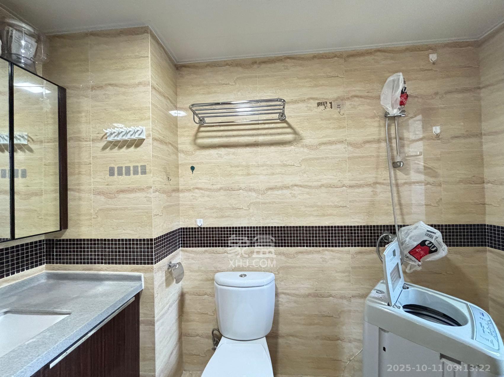 万科城 3室2厅2卫 2500.0元/月 万科城 3室2厅2卫 2500.0元/月室内图