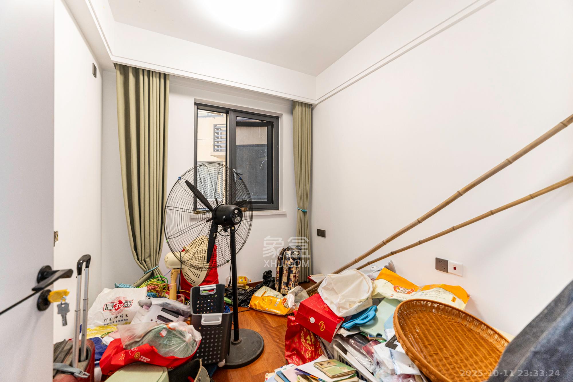 保利香槟国际 4室2厅2卫 130.0万 保利香槟国际 4室2厅2卫 130.0万其他