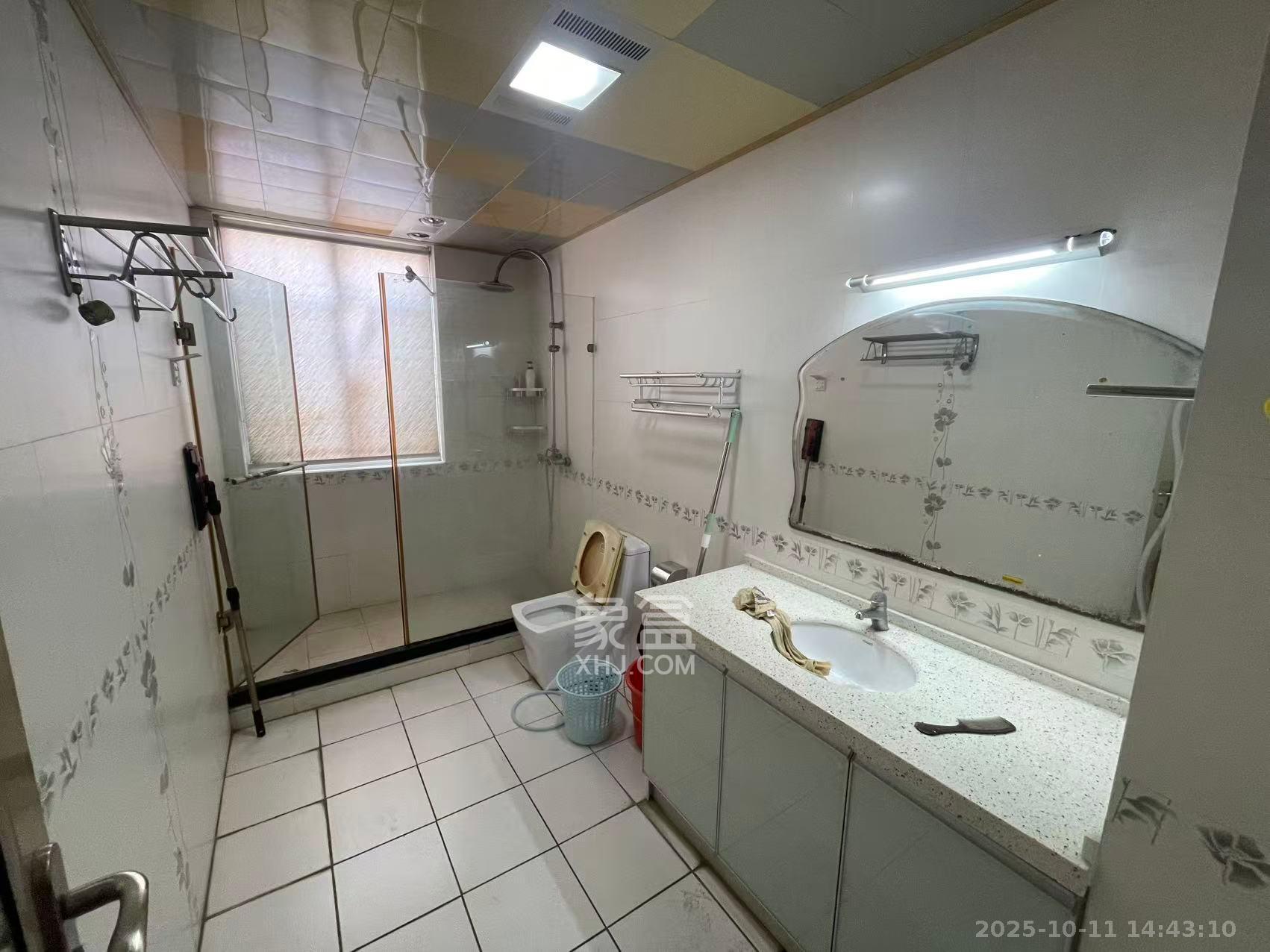 路桥大厦  4室2厅2卫    2700.0元/月室内图