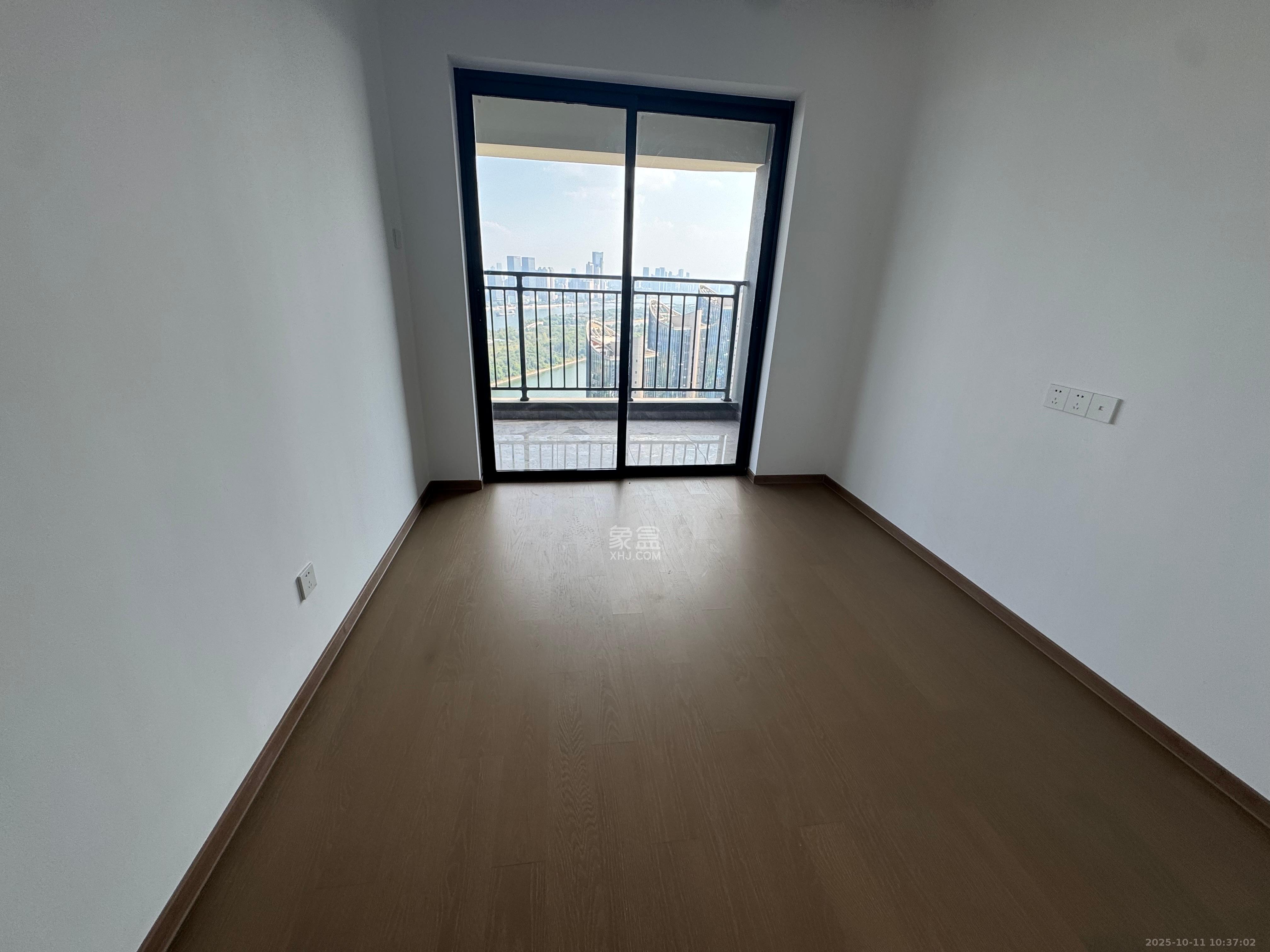 滨江府1913  4室2厅3卫    8800.0元/月 滨江府1913  4室2厅3卫    8800.0元/月室内图