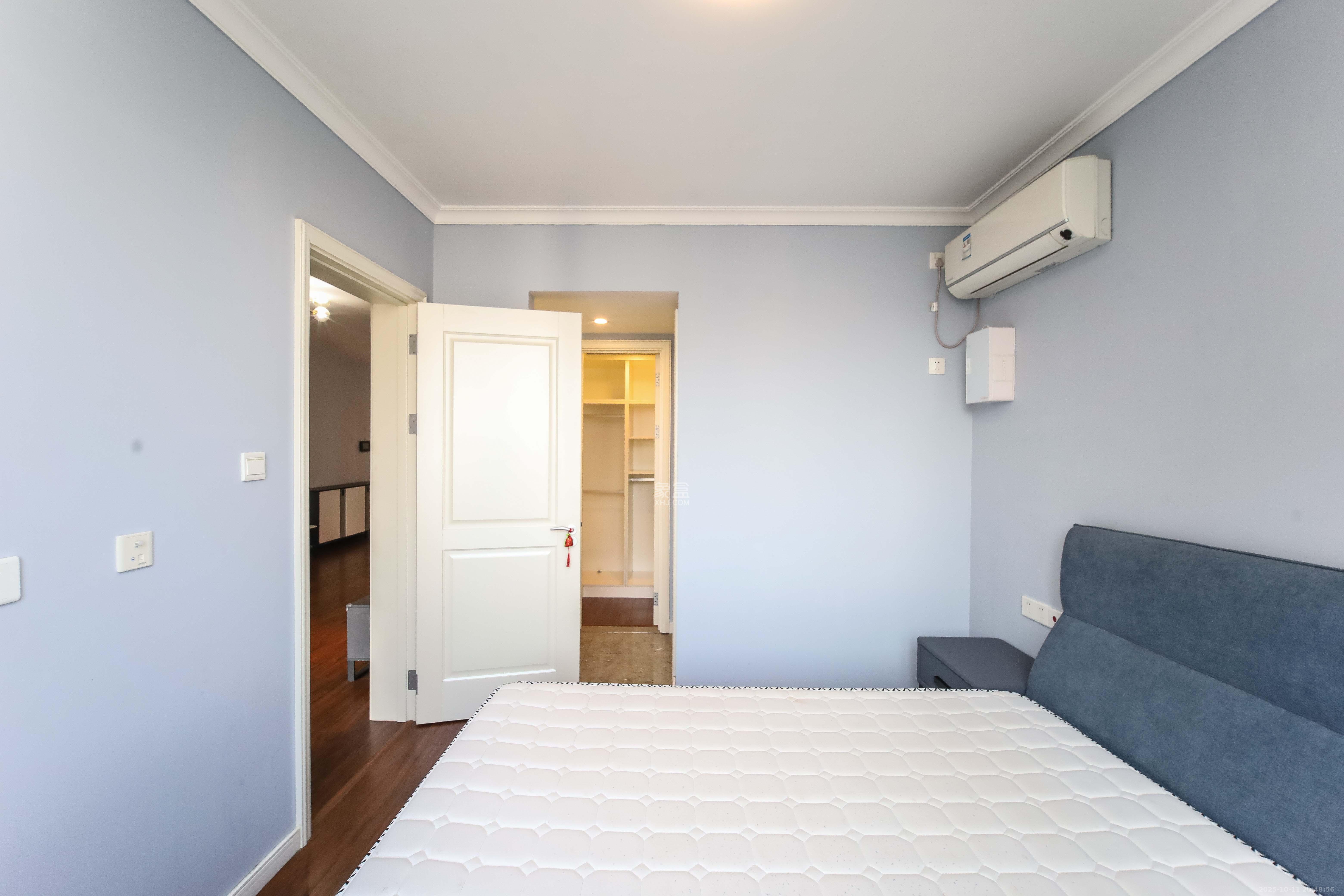 万科金域蓝湾 3室2厅2卫 125.0万 万科金域蓝湾 3室2厅2卫 125.0万卧室