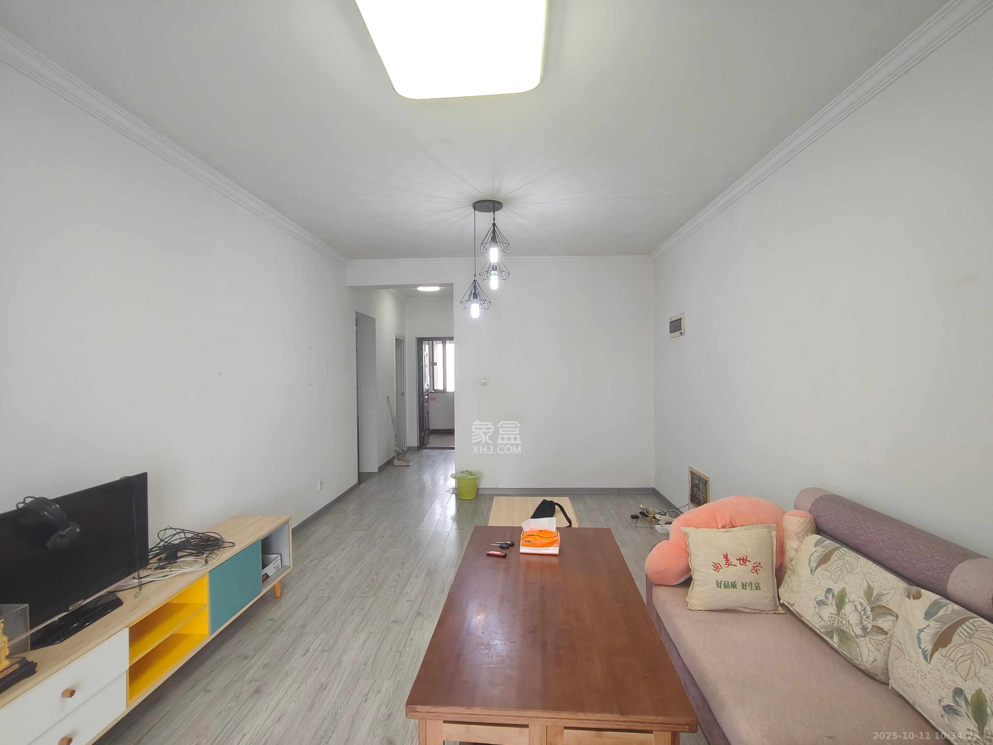 旭辉御府  3室1厅1卫    2400.0元/月 旭辉御府  3室1厅1卫    2400.0元/月室内图