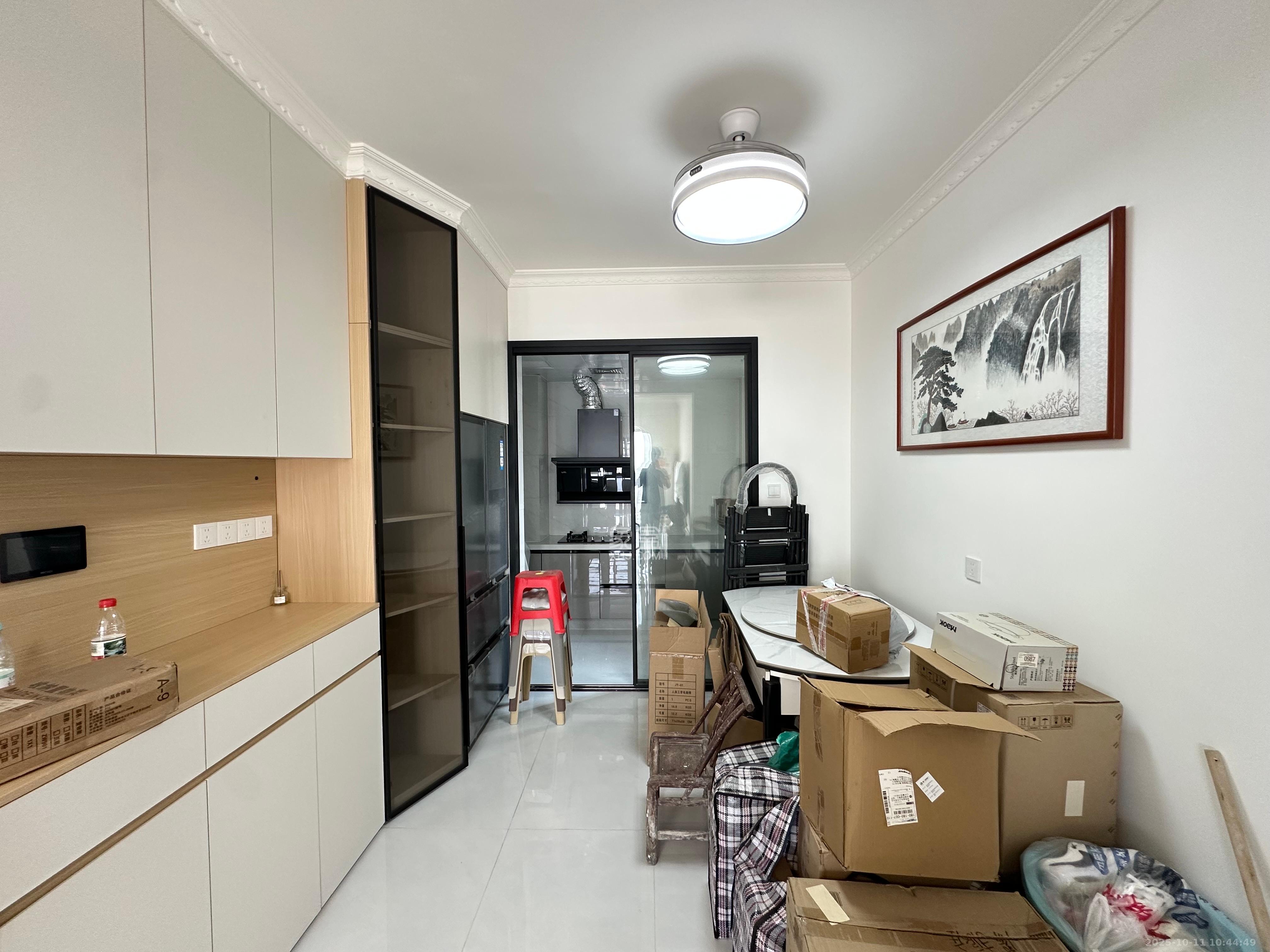 岭福家苑(天心佳苑) 3室2厅2卫 3300.0元/月 岭福家苑(天心佳苑) 3室2厅2卫 3300.0元/月室内图