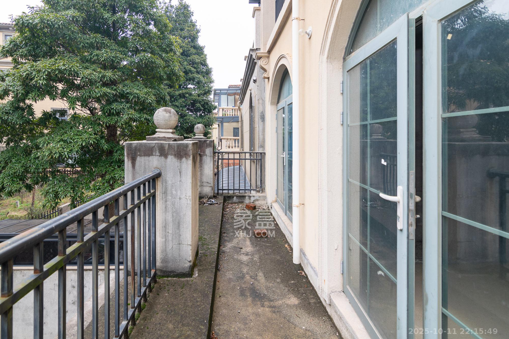 中粮北纬28°别墅 5室3厅3卫 470.0万 中粮北纬28°别墅 5室3厅3卫 470.0万其他