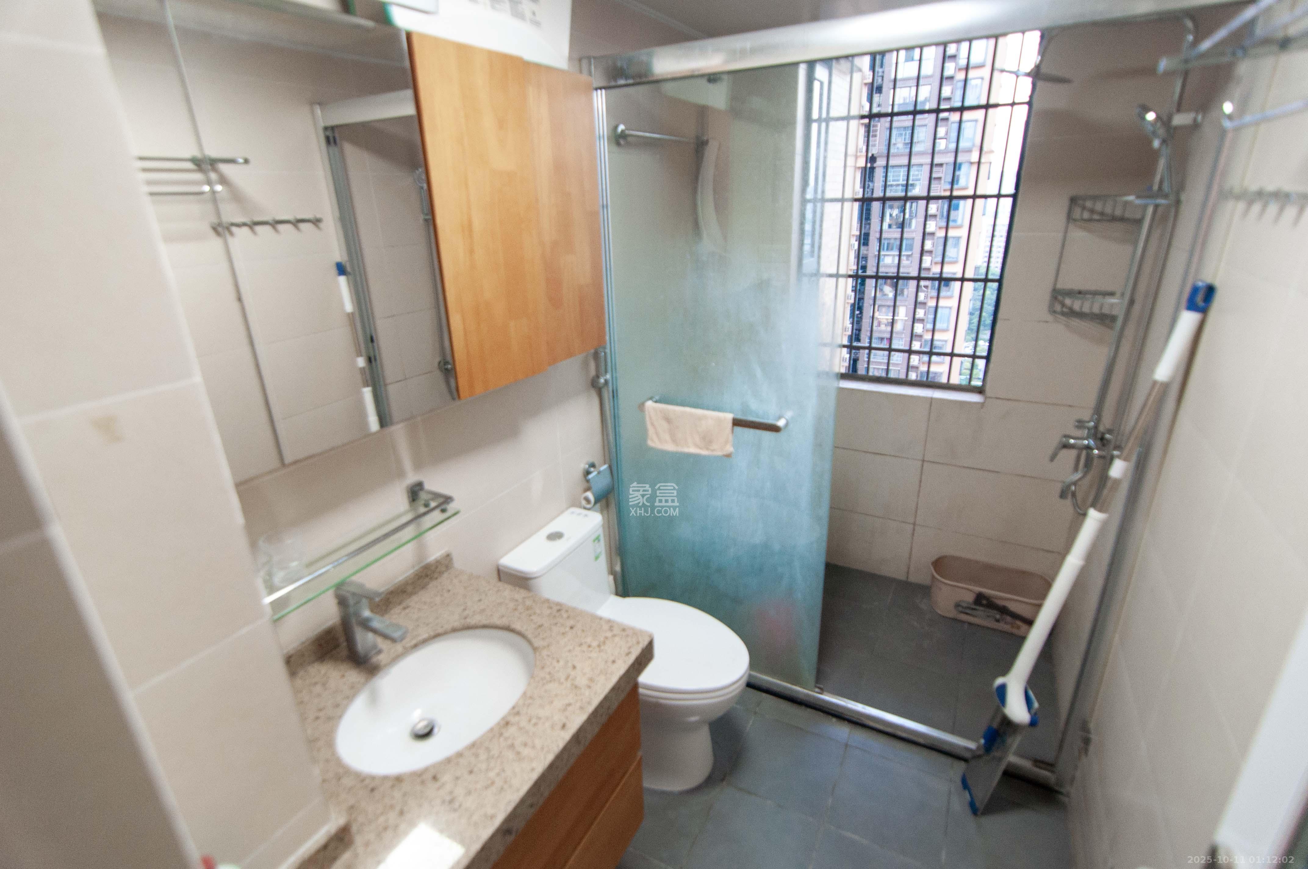 红星紫檀溪苑 4室2厅2卫 108.0万 红星紫檀溪苑 4室2厅2卫 108.0万卫生间