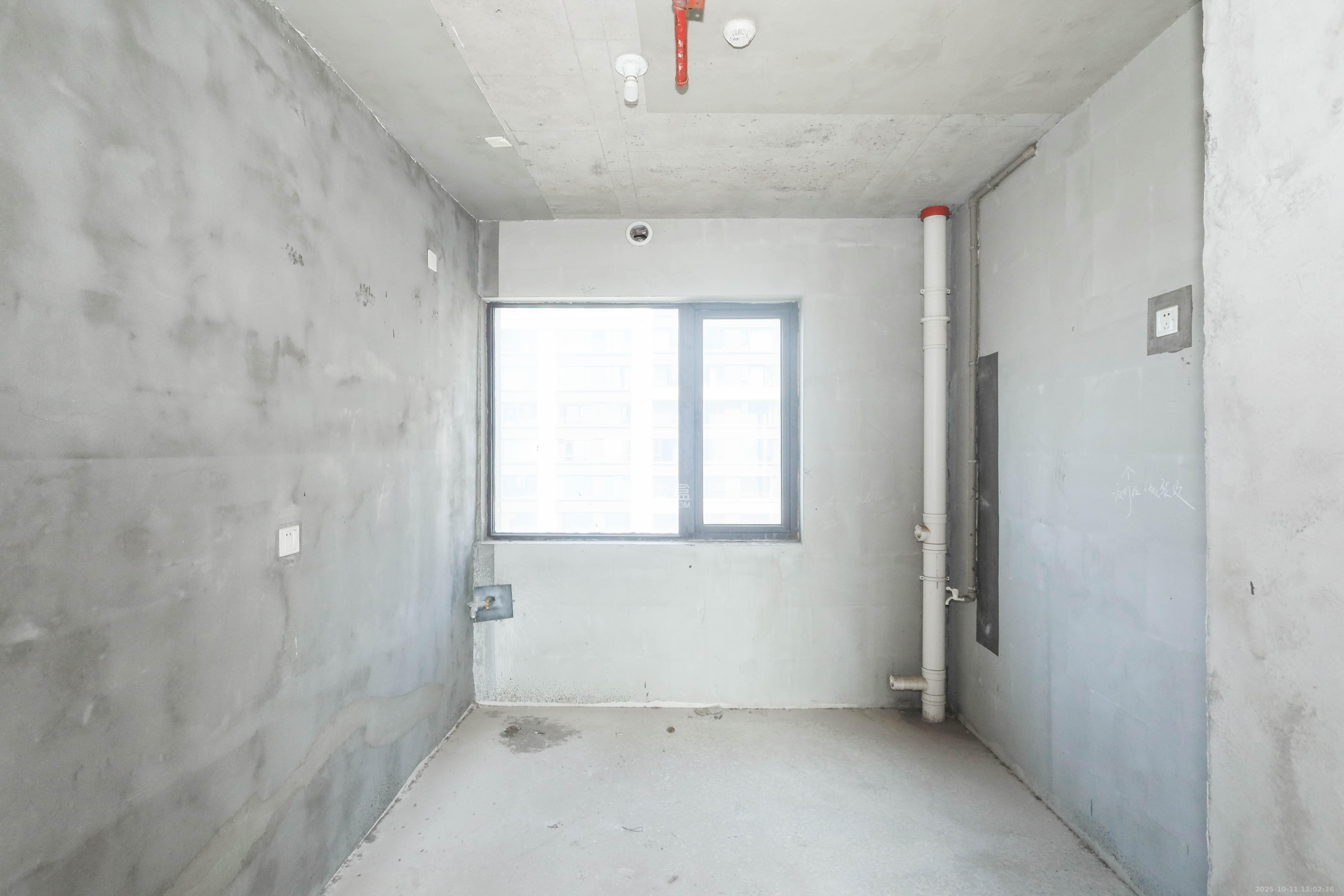 建发央著  4室2厅2卫    205.0万厨房