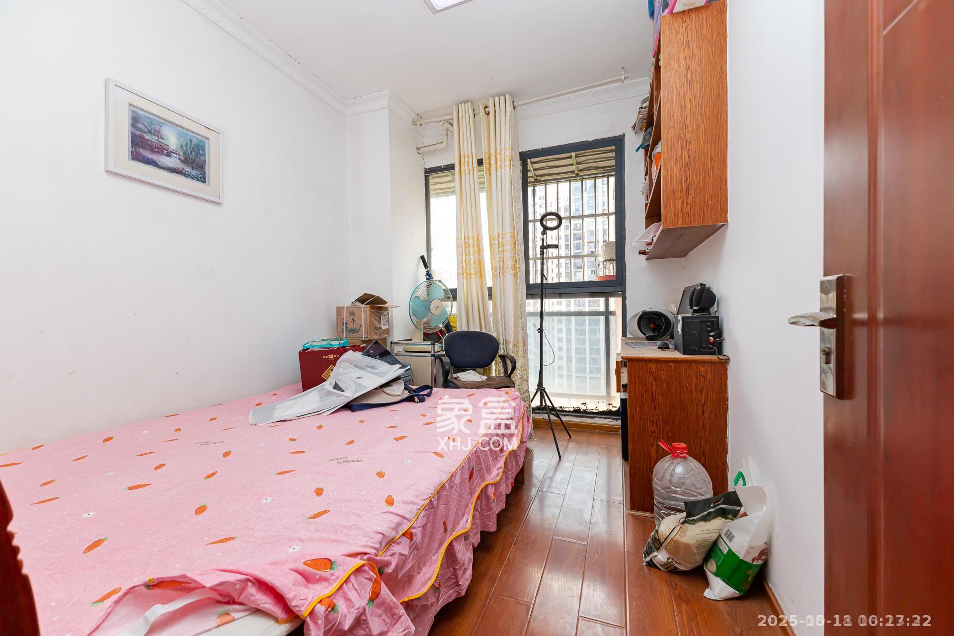 珠江东方明珠(新地东方明珠)三期 4室2厅2卫 2200.0元/月 珠江东方明珠(新地东方明珠)三期 4室2厅2卫 2200.0元/月室内图