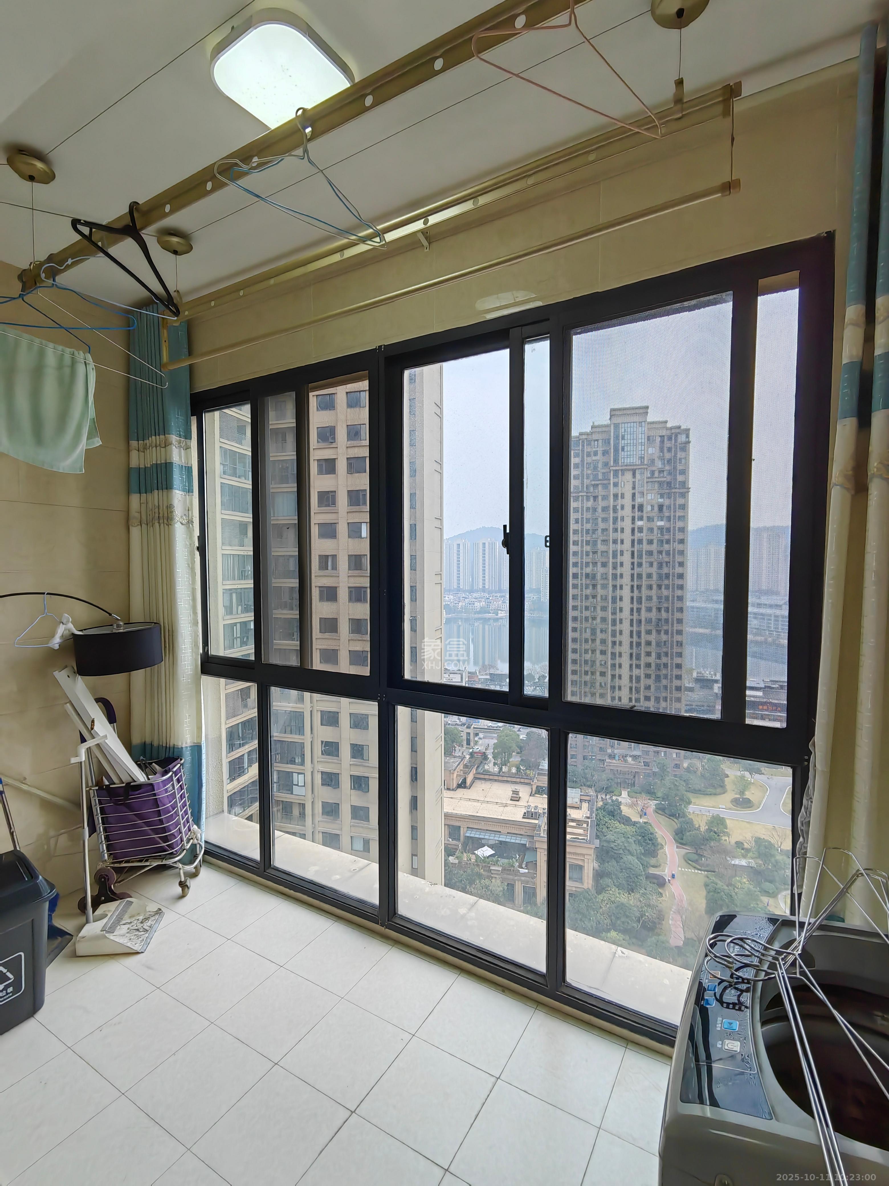 中建梅溪湖中心  3室2厅2卫    2800.0元/月室内图