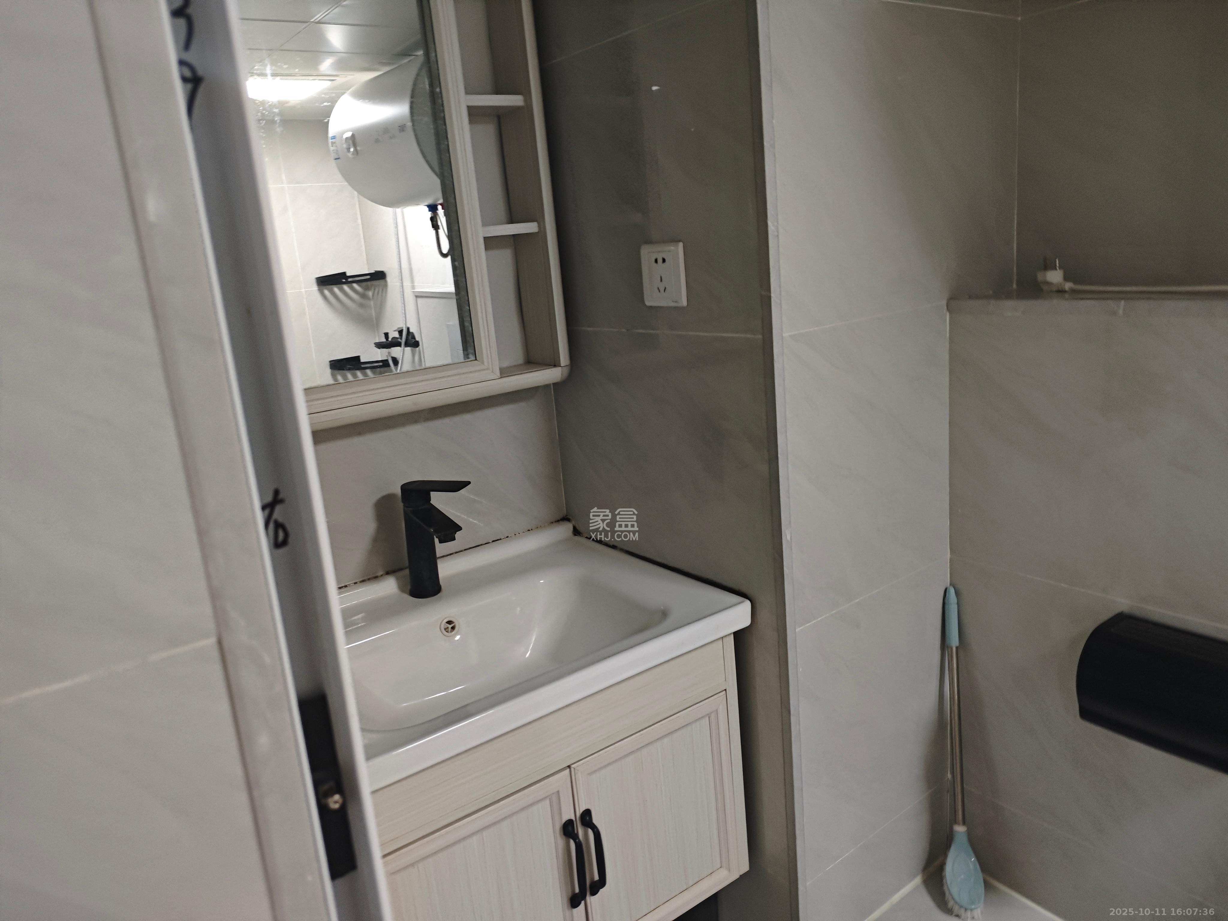 敬天广场  1室1厅1卫    2558.0元/月 敬天广场  1室1厅1卫    2558.0元/月室内图