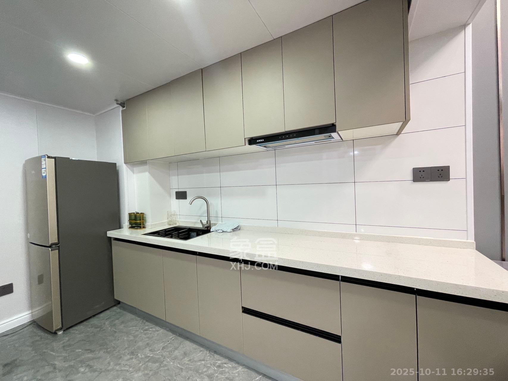 明昇壹城（明昇时代广场）三期  3室1厅2卫    2300.0元/月室内图