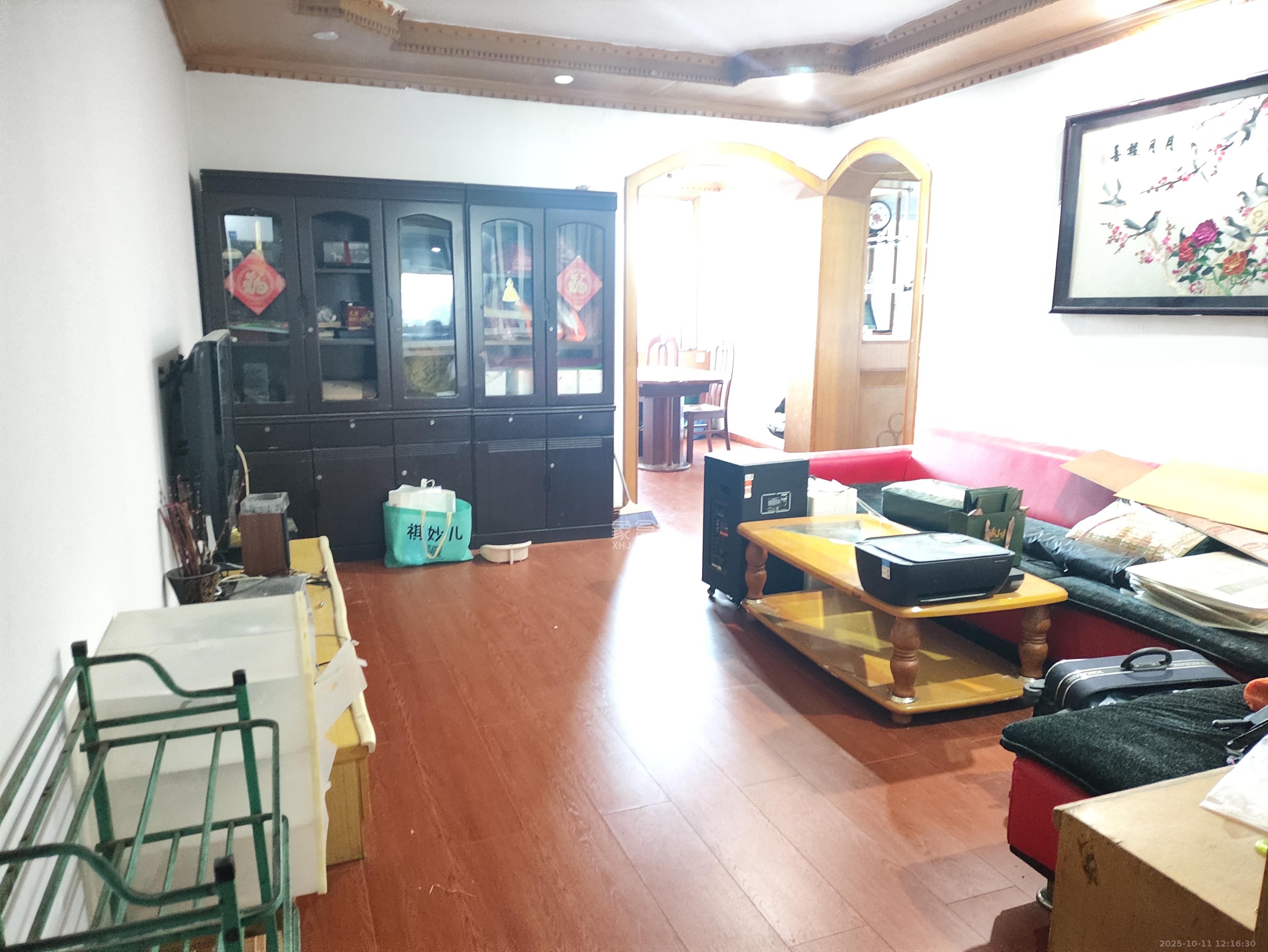 省政府机关二院  3室2厅1卫    3200.0元/月