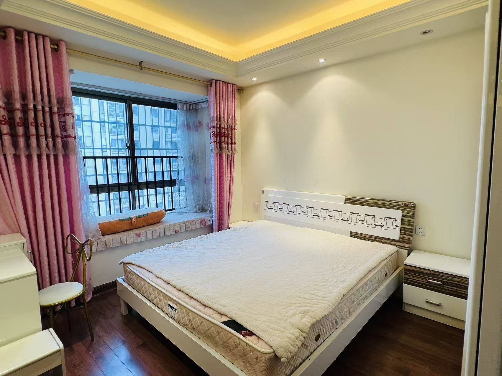 碧桂园 3室2厅1卫 1600.0元/月 碧桂园 3室2厅1卫 1600.0元/月室内图