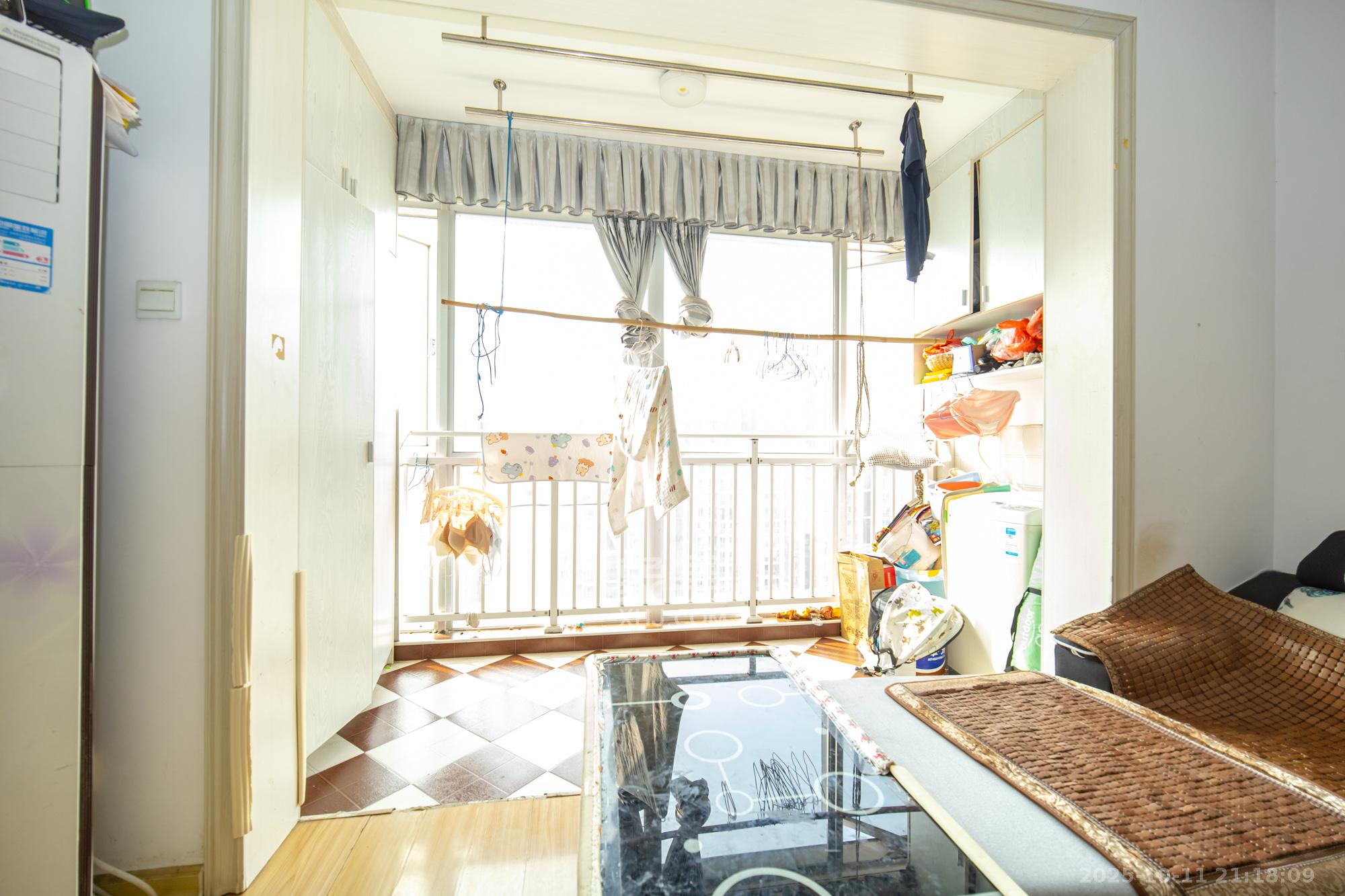 恒广国际景园一二区  2室2厅1卫    54.0万阳台