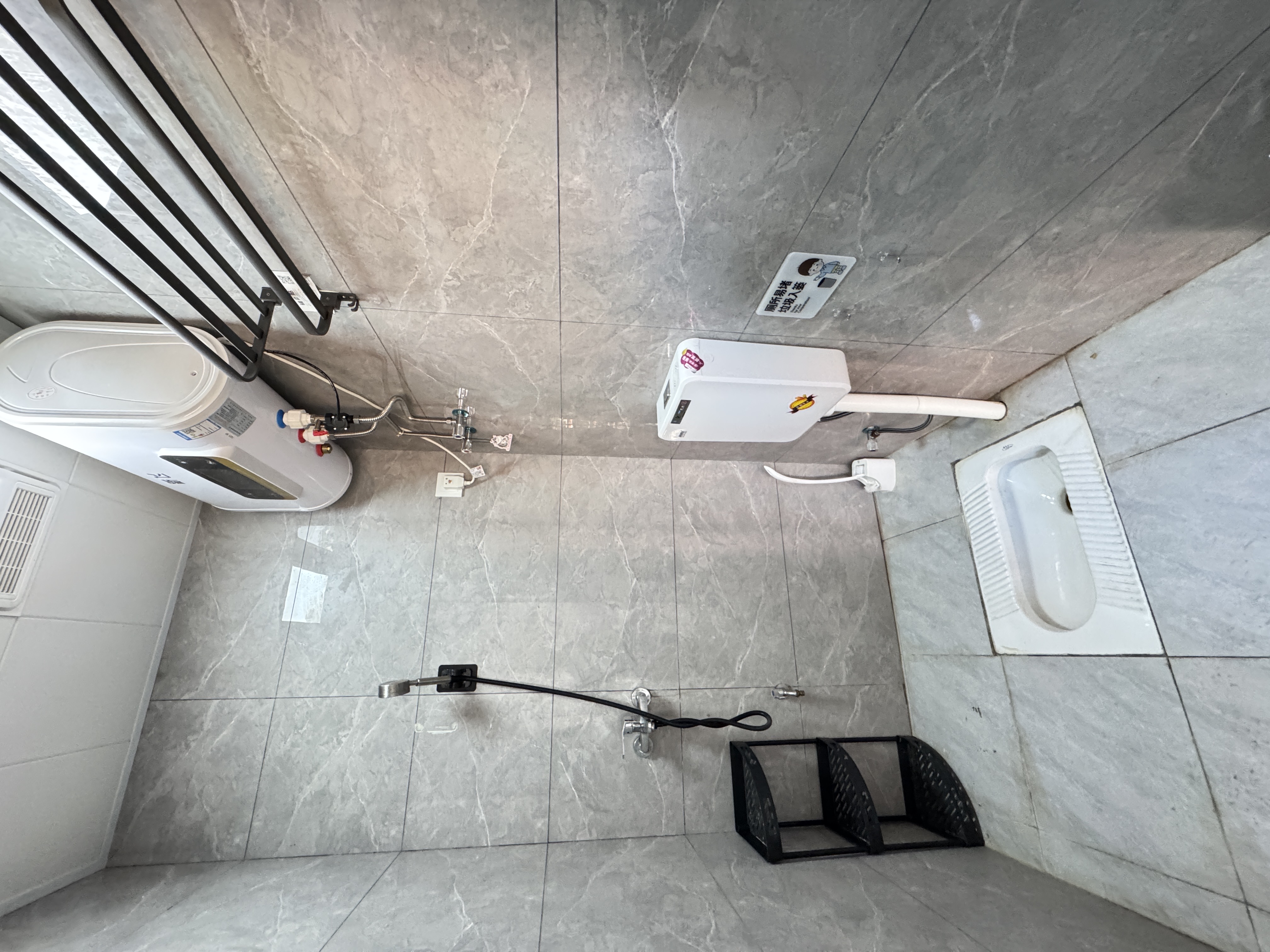 西合路（红湘段）安置房  1室1厅1卫    1400.0元/月室内图