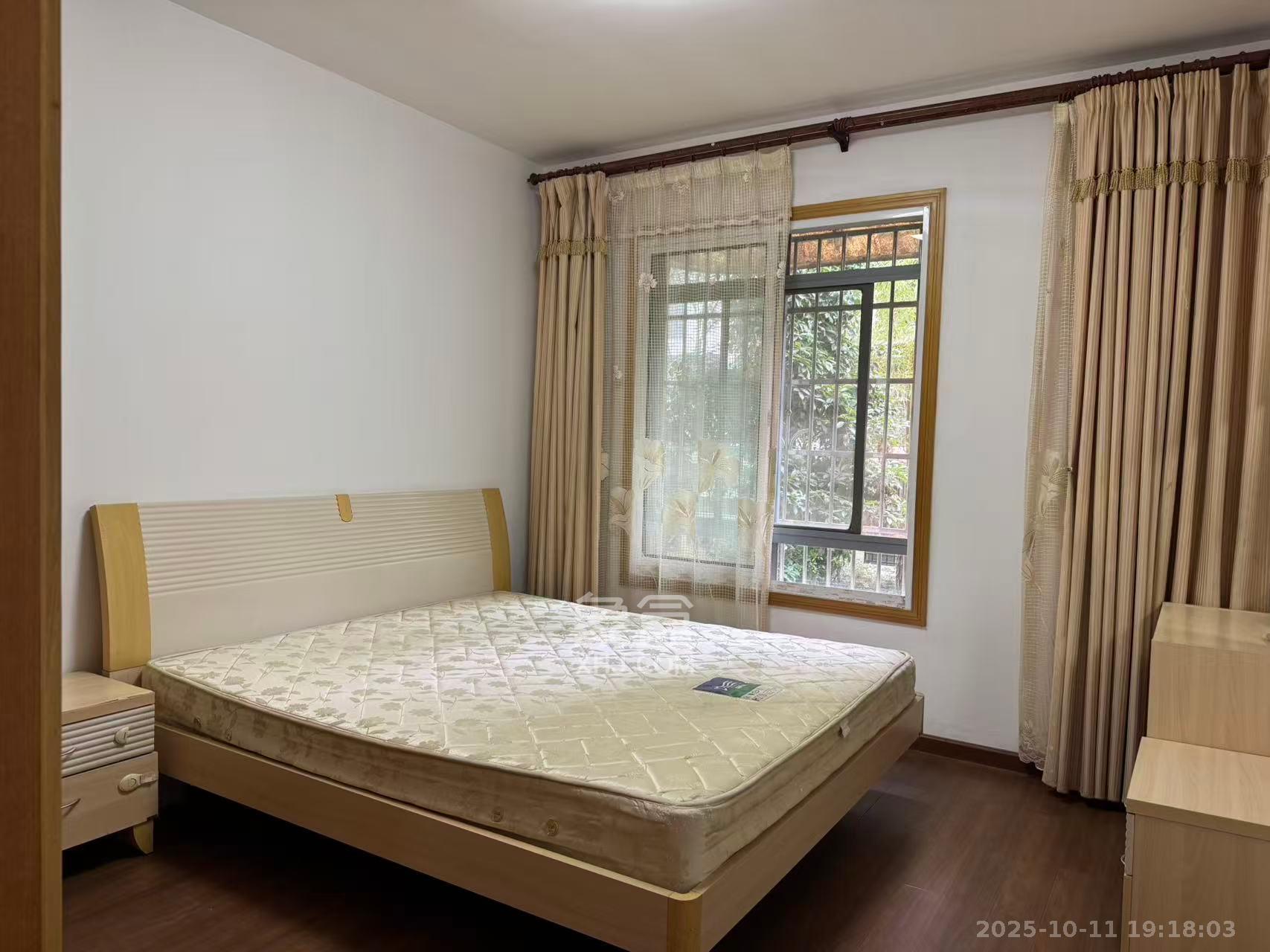 万煦园  3室1厅1卫    2300.0元/月 万煦园  3室1厅1卫    2300.0元/月室内图