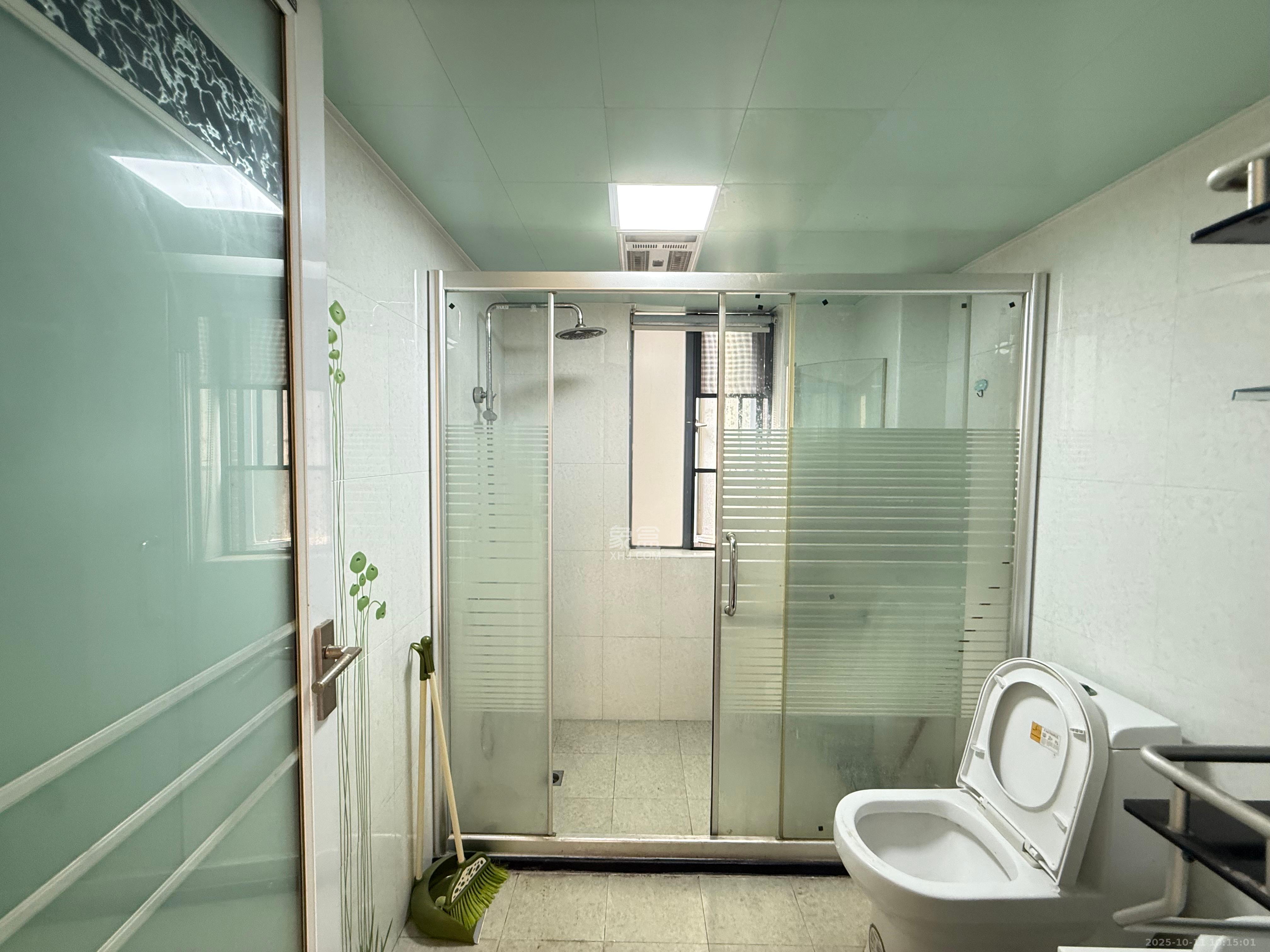 滨江君悦香邸  3室2厅2卫    2600.0元/月 滨江君悦香邸  3室2厅2卫    2600.0元/月室内图