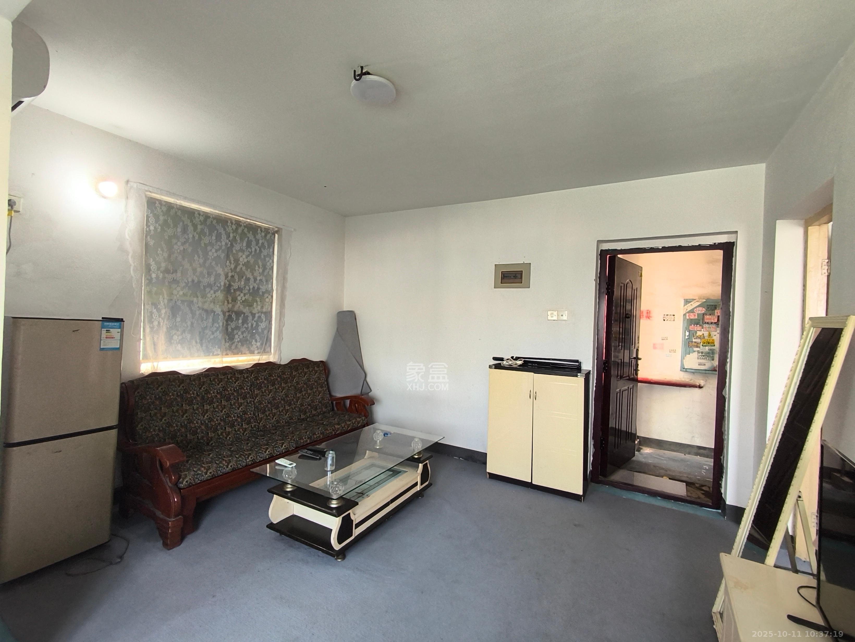 长房凤凰佳园 1室1厅1卫 1100.0元/月 长房凤凰佳园 1室1厅1卫 1100.0元/月室内图