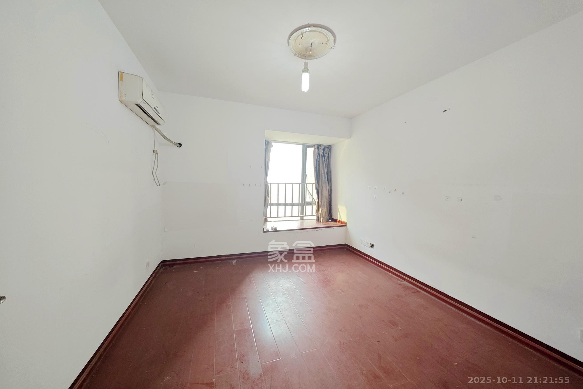 新城新世界一二三期  3室2厅1卫    122.0万 新城新世界一二三期  3室2厅1卫    122.0万卧室