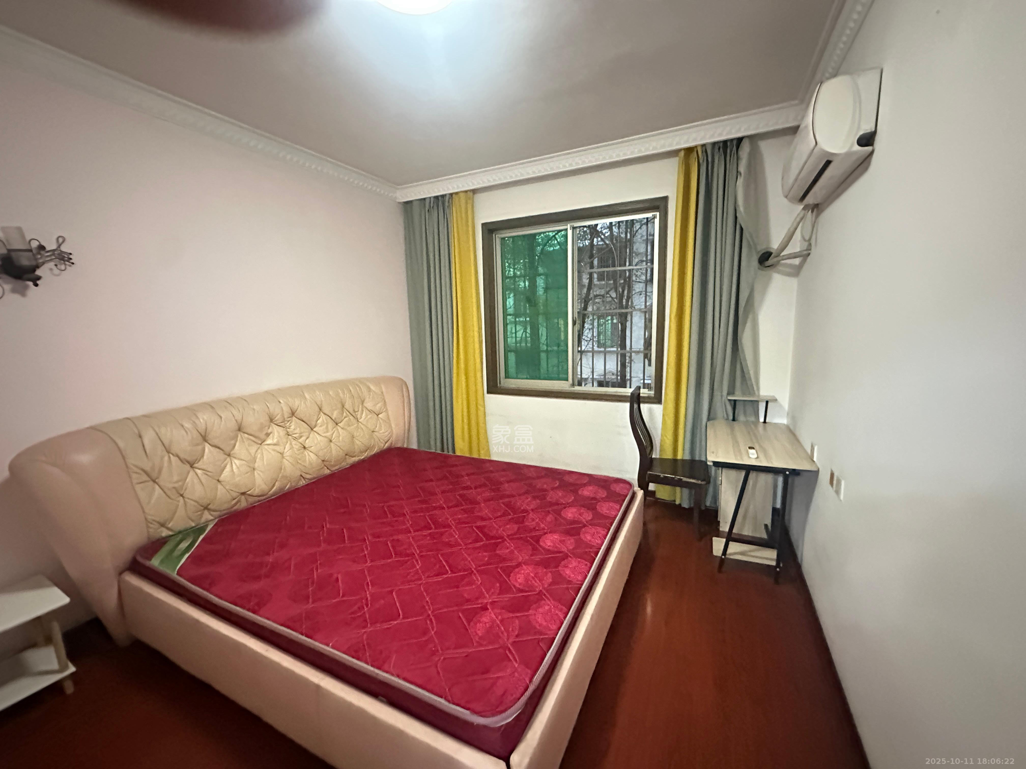 中南汽车世界  2室1厅1卫    1200.0元/月室内图