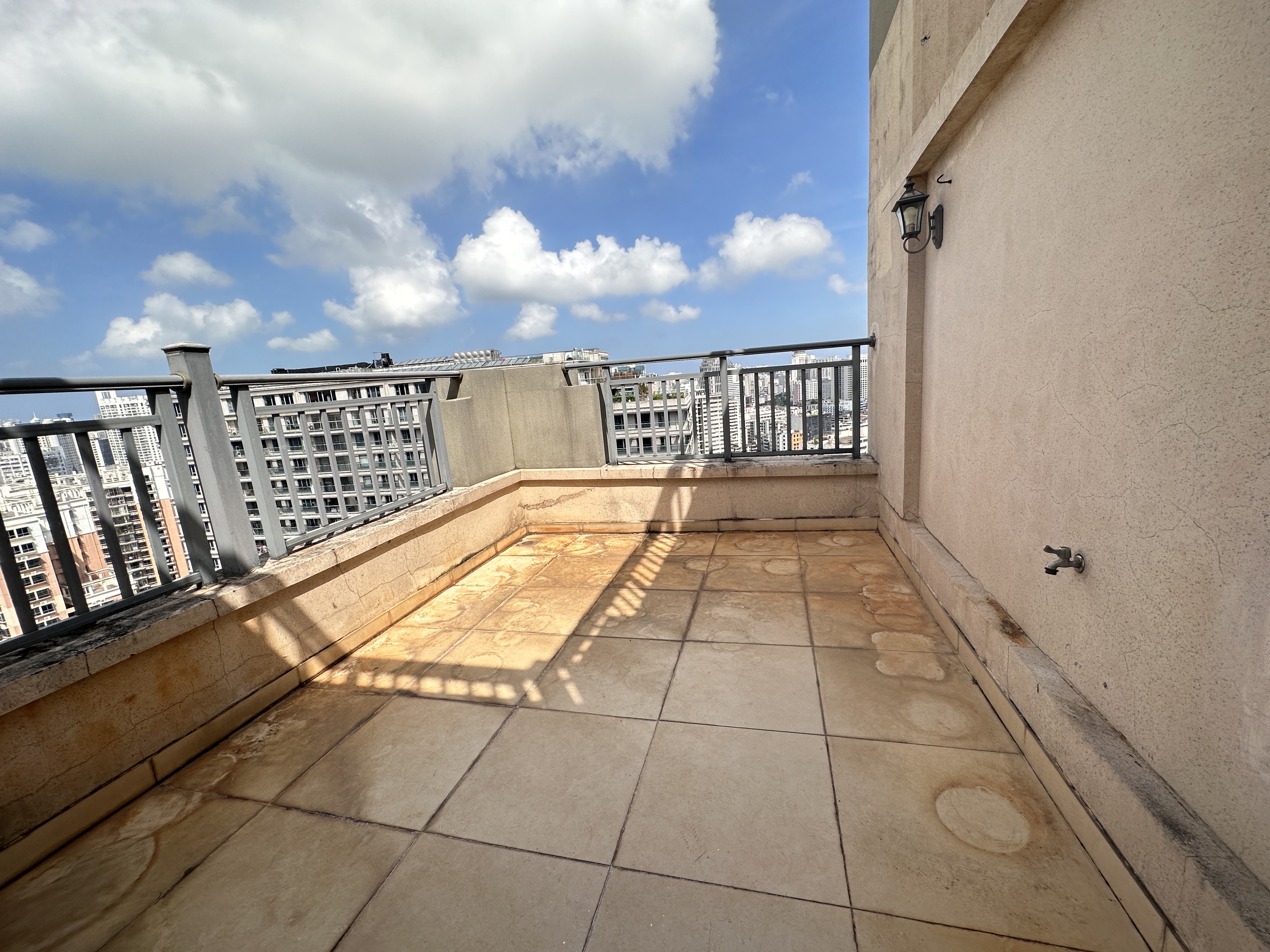 海航豪庭北苑  7室2厅4卫    13000.0元/月室内图