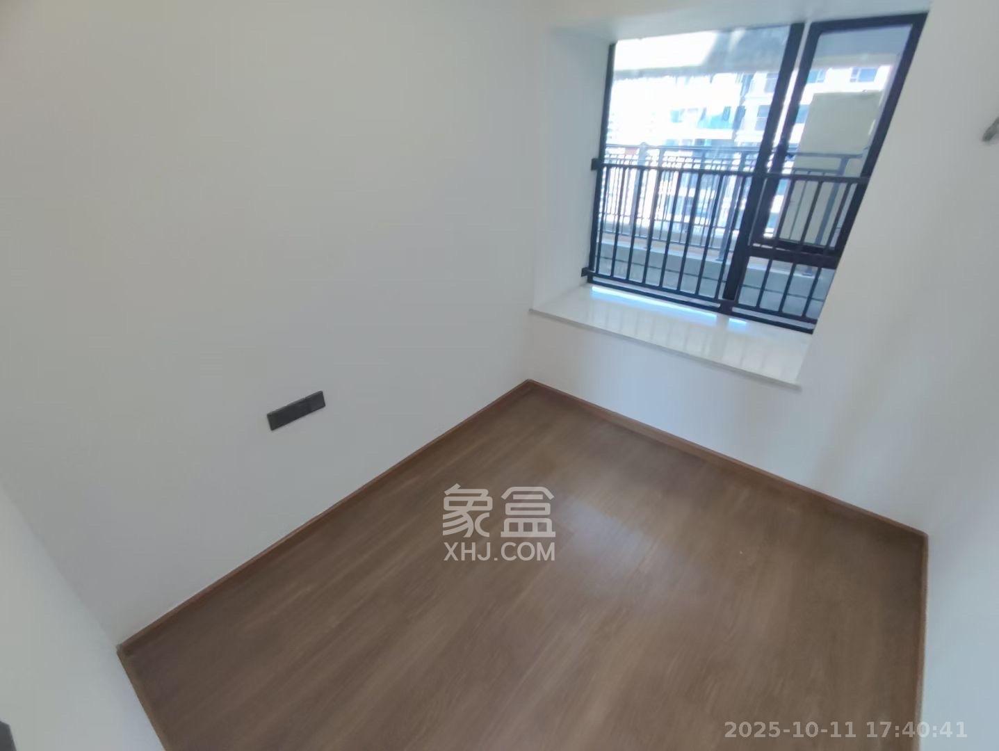 招商华发依云曦城 3室2厅2卫 2400.0元/月 招商华发依云曦城 3室2厅2卫 2400.0元/月室内图