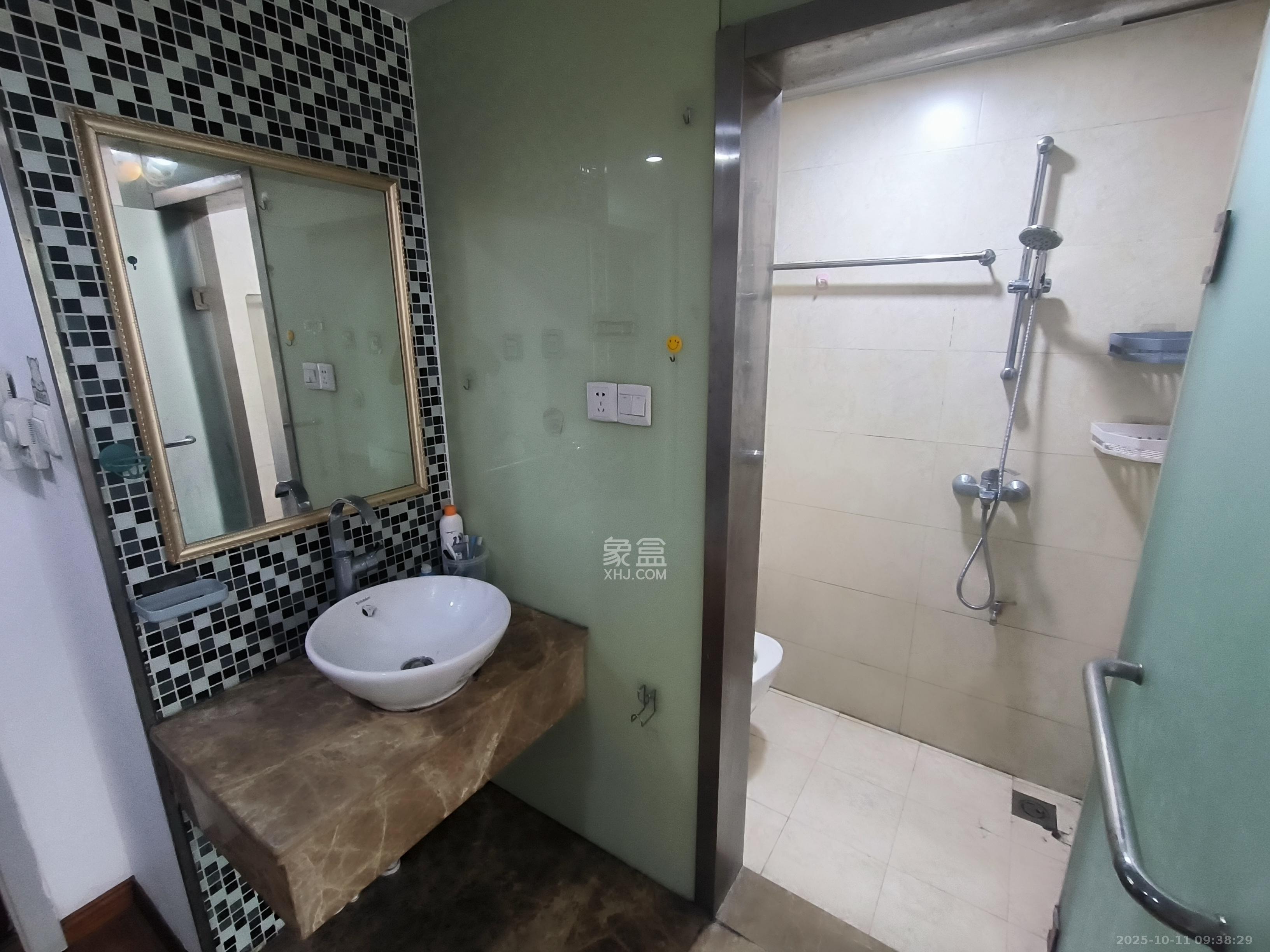 泉昇同福大厦  1室1厅1卫    1800.0元/月室内图