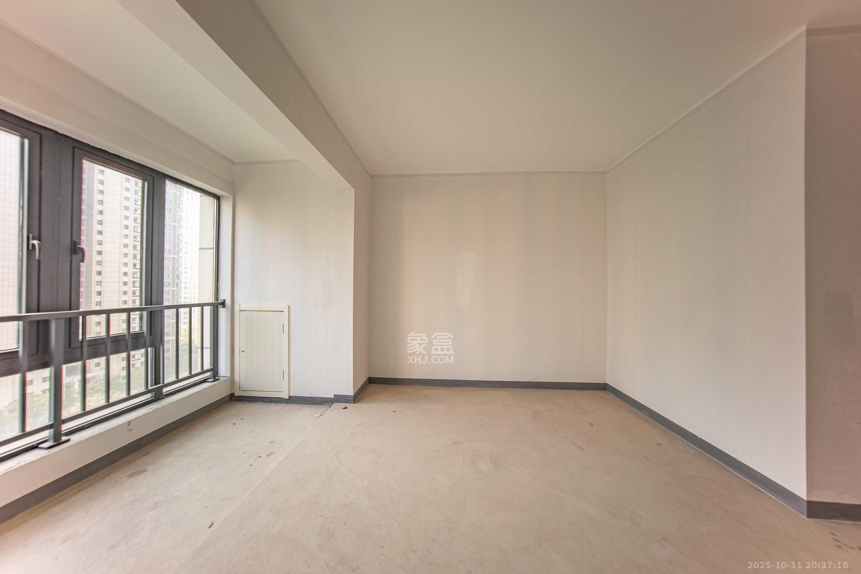 建投象山国际  6室2厅4卫    300.0万 建投象山国际  6室2厅4卫    300.0万卧室