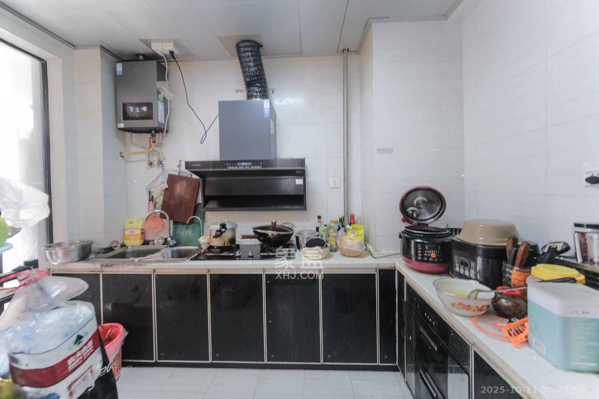 三一街区  3室2厅1卫    49.8万厨房