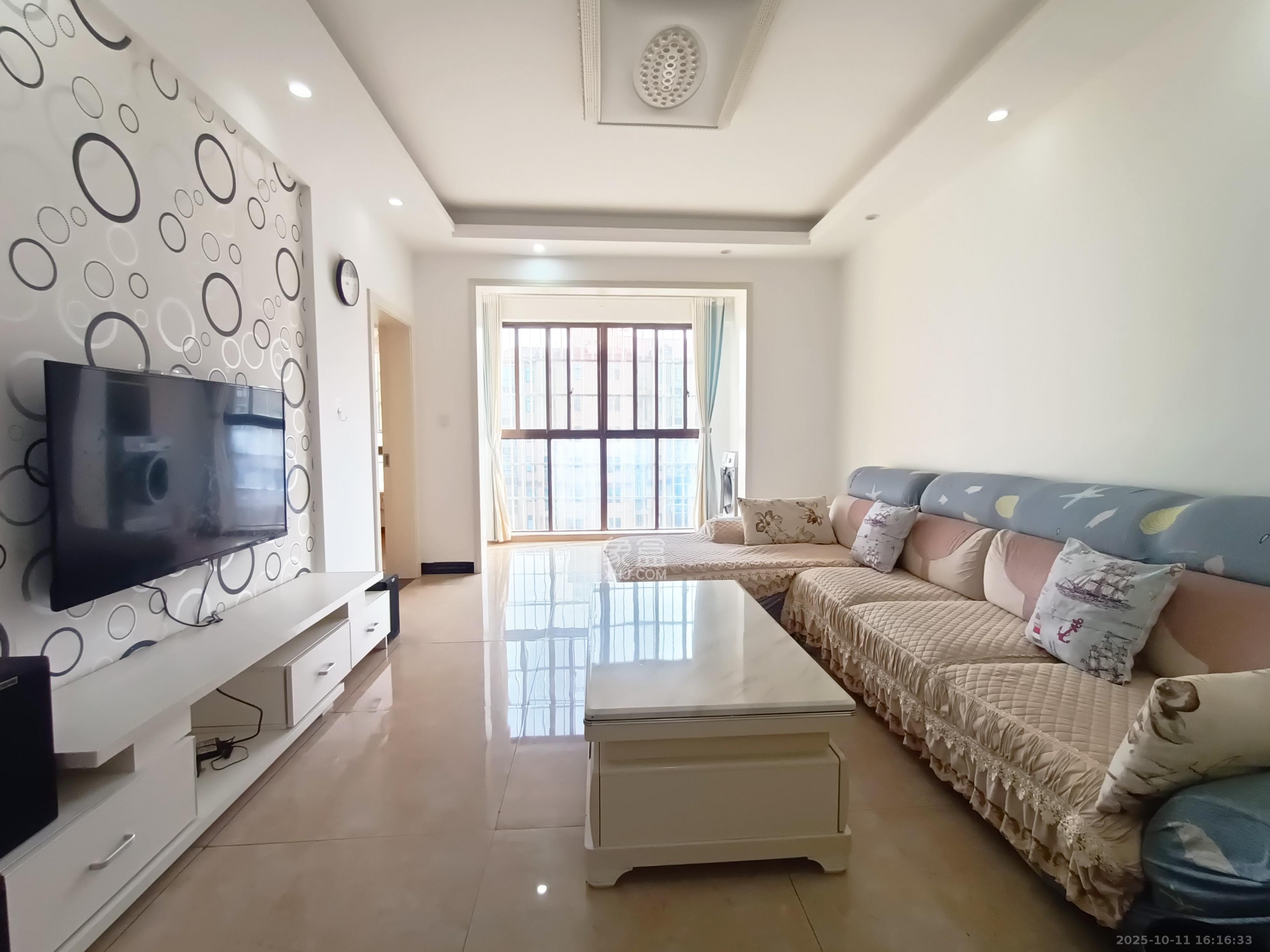 和泉嘉园  3室2厅1卫    1700.0元/月 和泉嘉园  3室2厅1卫    1700.0元/月室内图