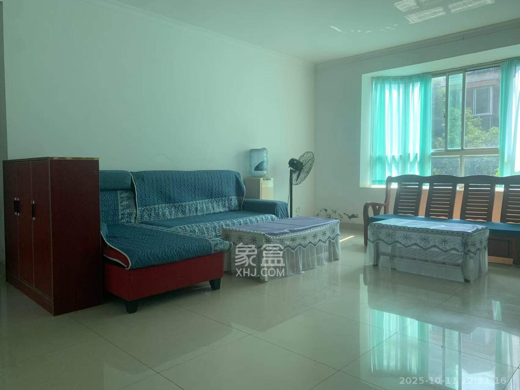 金秋小区  1室2厅1卫    2000.0元/月 金秋小区  1室2厅1卫    2000.0元/月室内图