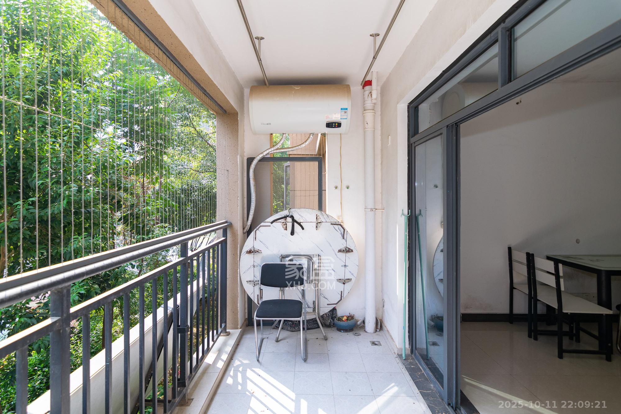 澳海谷山府  5室2厅2卫    80.0万阳台