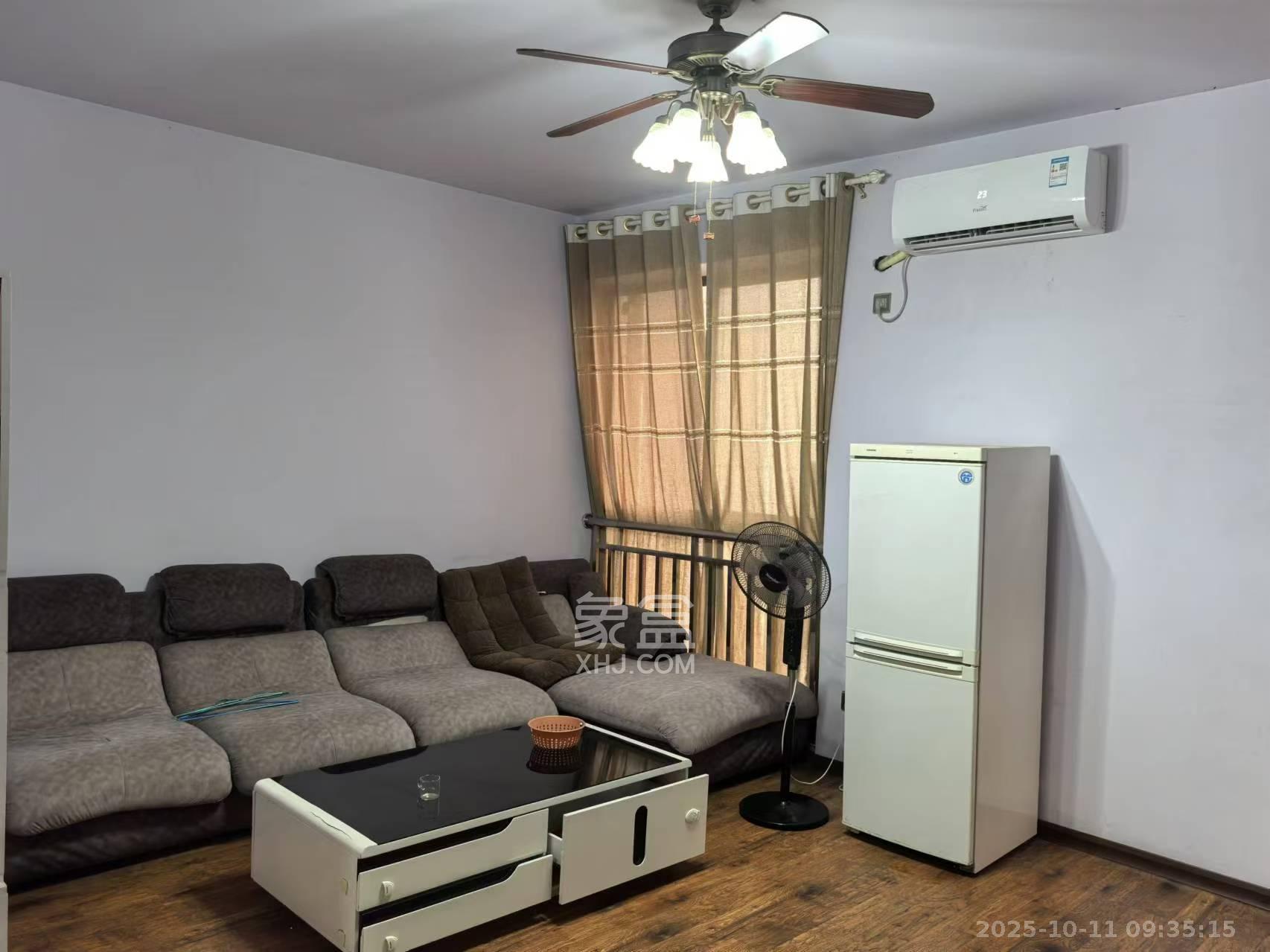 鑫远湘府逸园  3室2厅1卫    2000.0元/月室内图