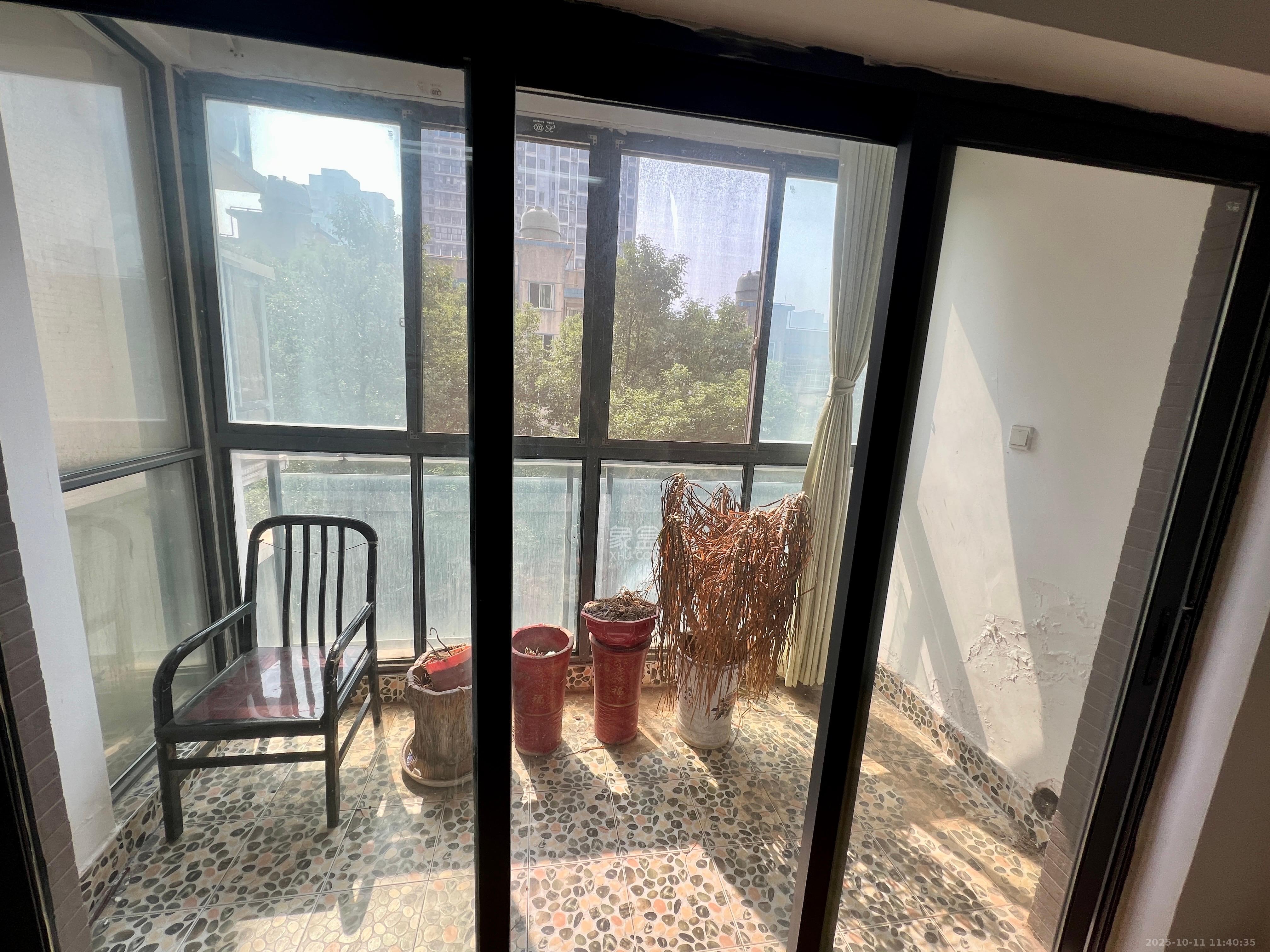 三万英尺  1室0厅2卫    3800.0元/月室内图