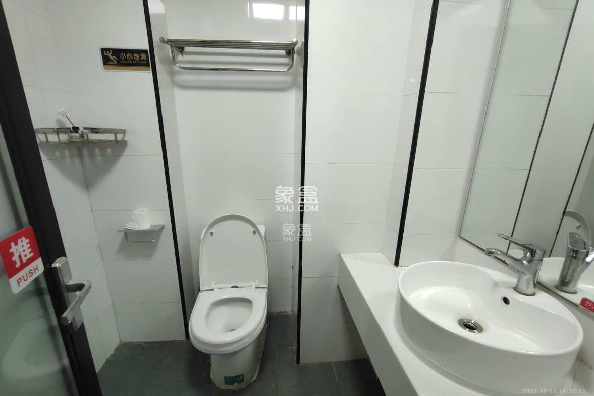 洋湖时代  1室1厅1卫    1000.0元/月 洋湖时代  1室1厅1卫    1000.0元/月室内图