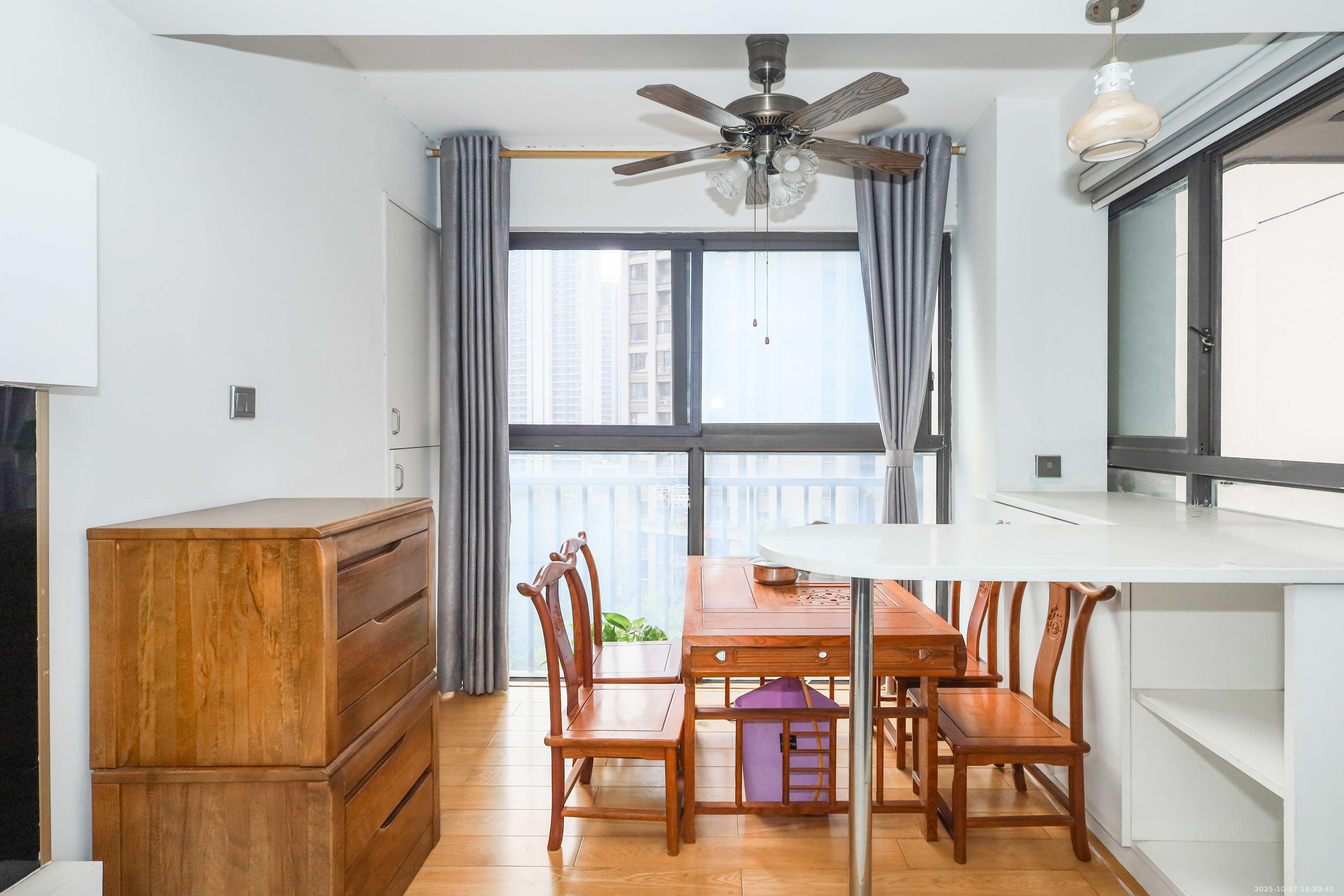 旭辉御府  3室2厅2卫    2400.0元/月 旭辉御府  3室2厅2卫    2400.0元/月室内图