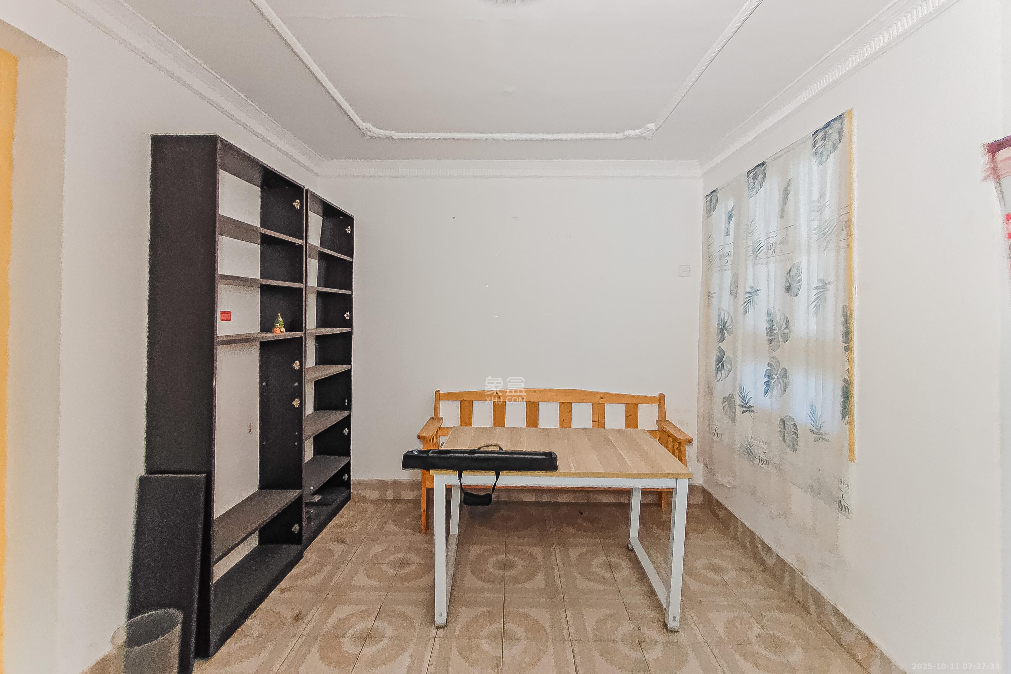 开发公司宿舍  1室1厅1卫    35.0万客厅