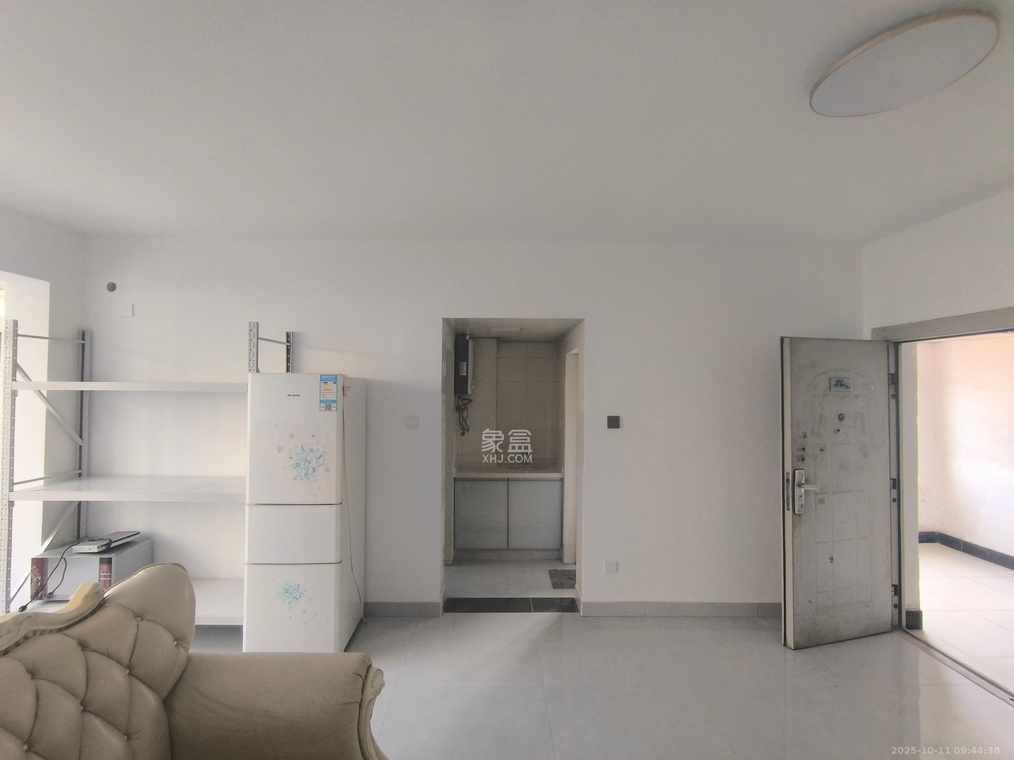 金碧文华  1室1厅1卫    1600.0元/月室内图