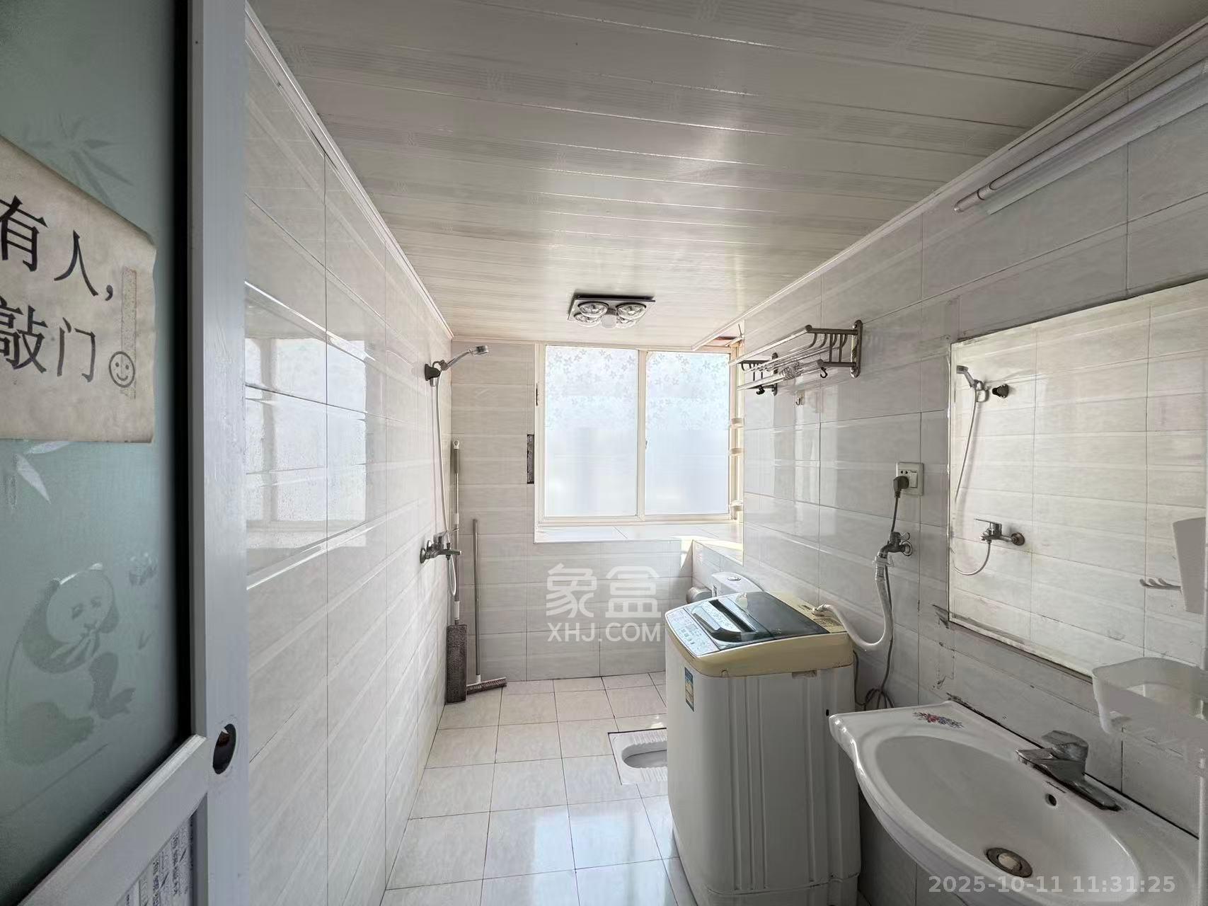 龙王港社区 3室2厅1卫 2500.0元/月 龙王港社区 3室2厅1卫 2500.0元/月室内图