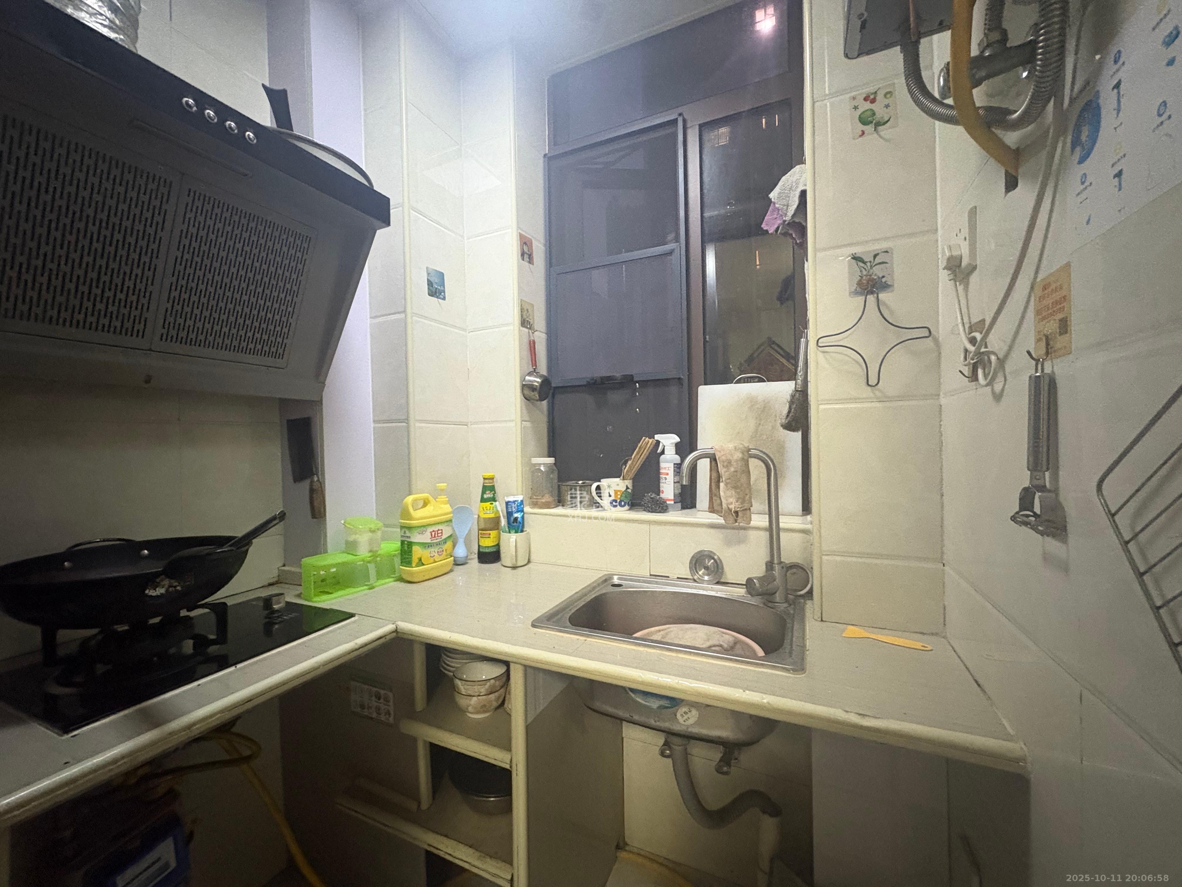 水岸世景  1室1厅1卫    1000.0元/月 水岸世景  1室1厅1卫    1000.0元/月室内图